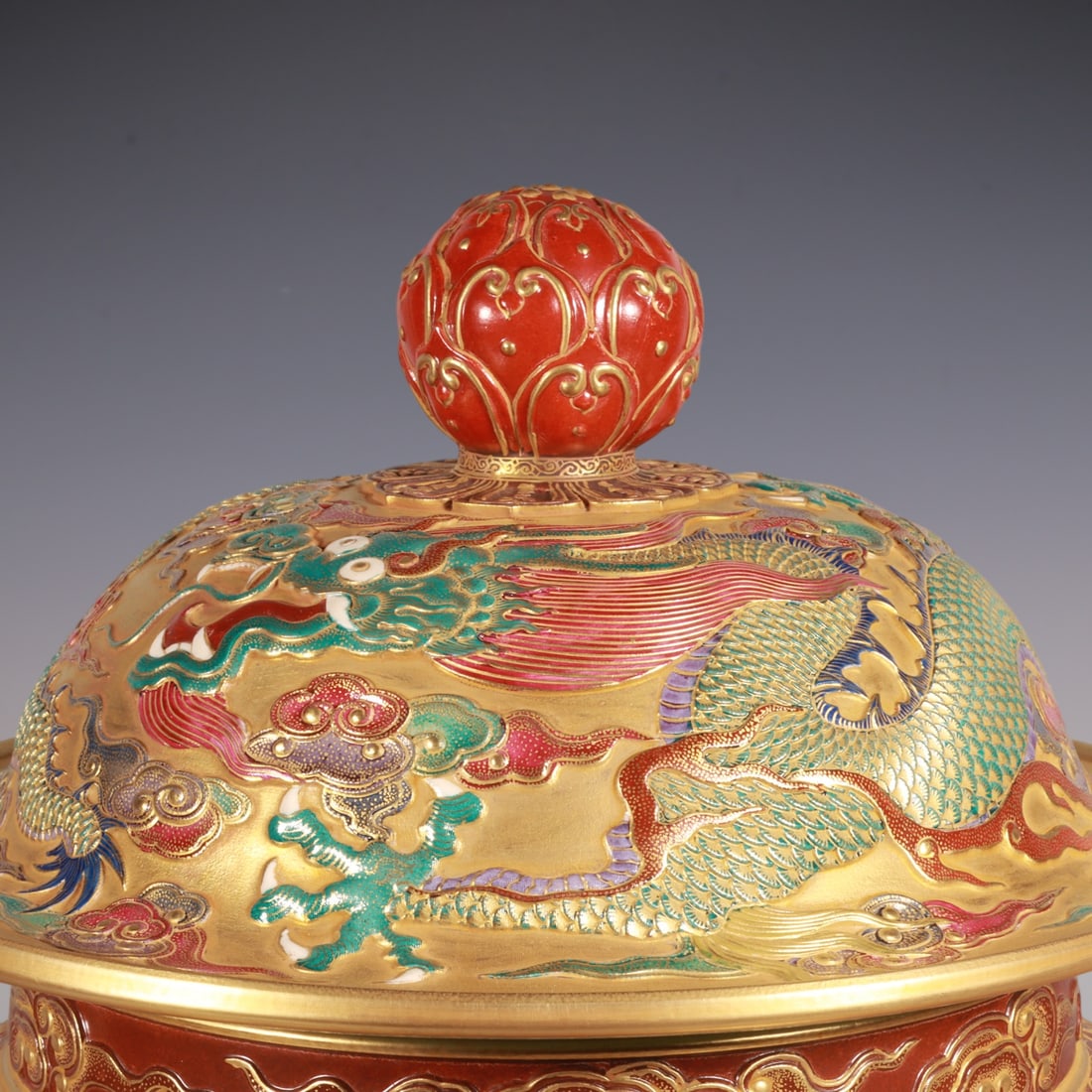 An Exquisite Enamel Dragon Pattern Jar - 2