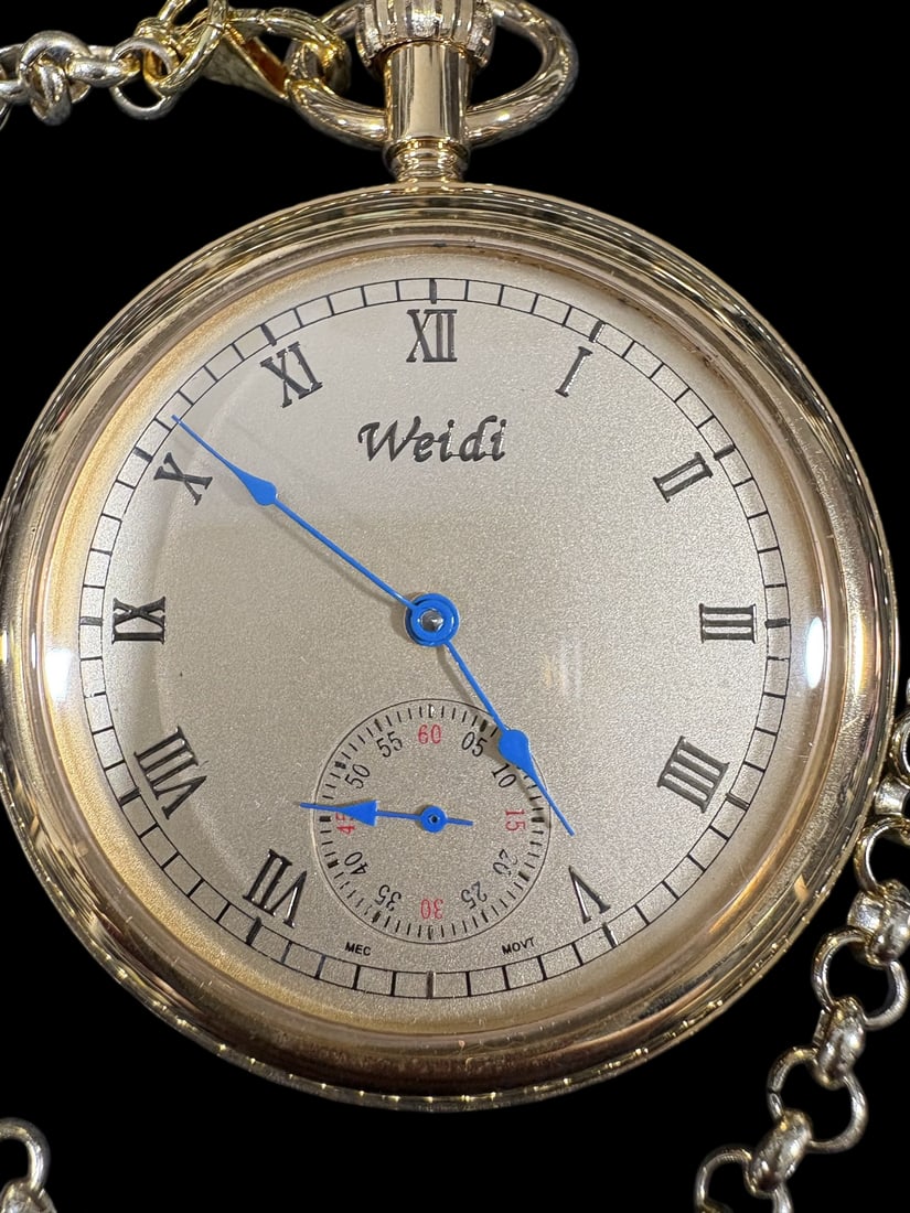 An Exquisite Gilt Bronze Clock - 2