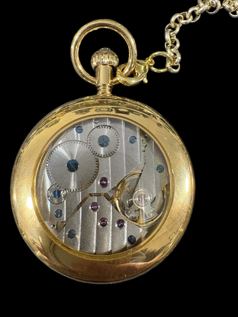An Exquisite Gilt Bronze Clock - 3