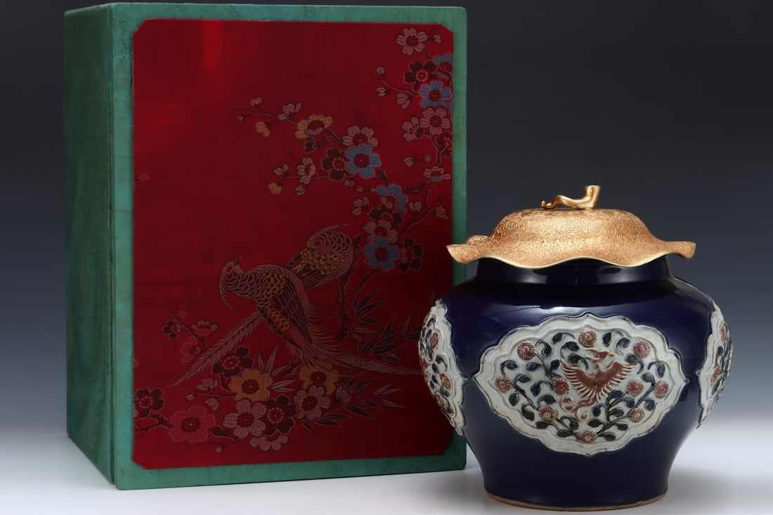 An Exquisite Ji Blue Glazed Flower Pattern Lion Pattern Phoenix Pattern Jar - 2
