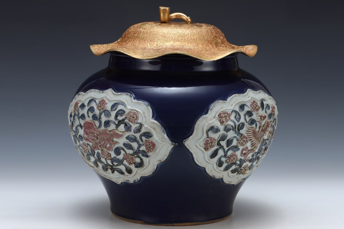 An Exquisite Ji Blue Glazed Flower Pattern Lion Pattern Phoenix Pattern Jar - 4