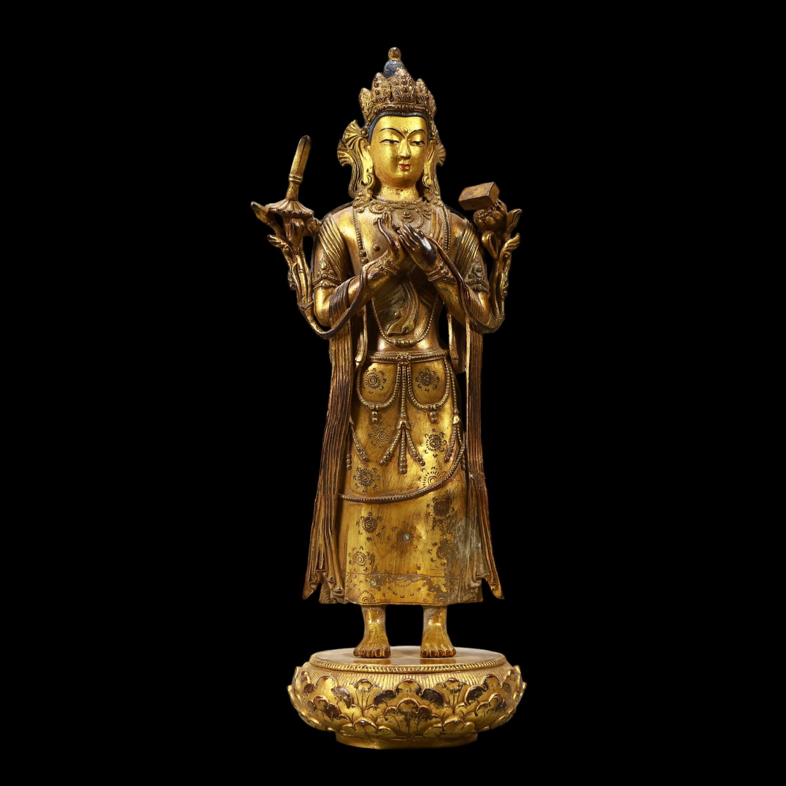 A Exquisite Gilt Bronze Statue of Avalokitesvara: A Exquisite Gilt Bronze Statue of Avalokitesvara Ming Dynasty, China Size:4.3inx3.5inx11in Weight:1300g铜鎏金观音 中国明代 Size:11cmx9cmx28cm