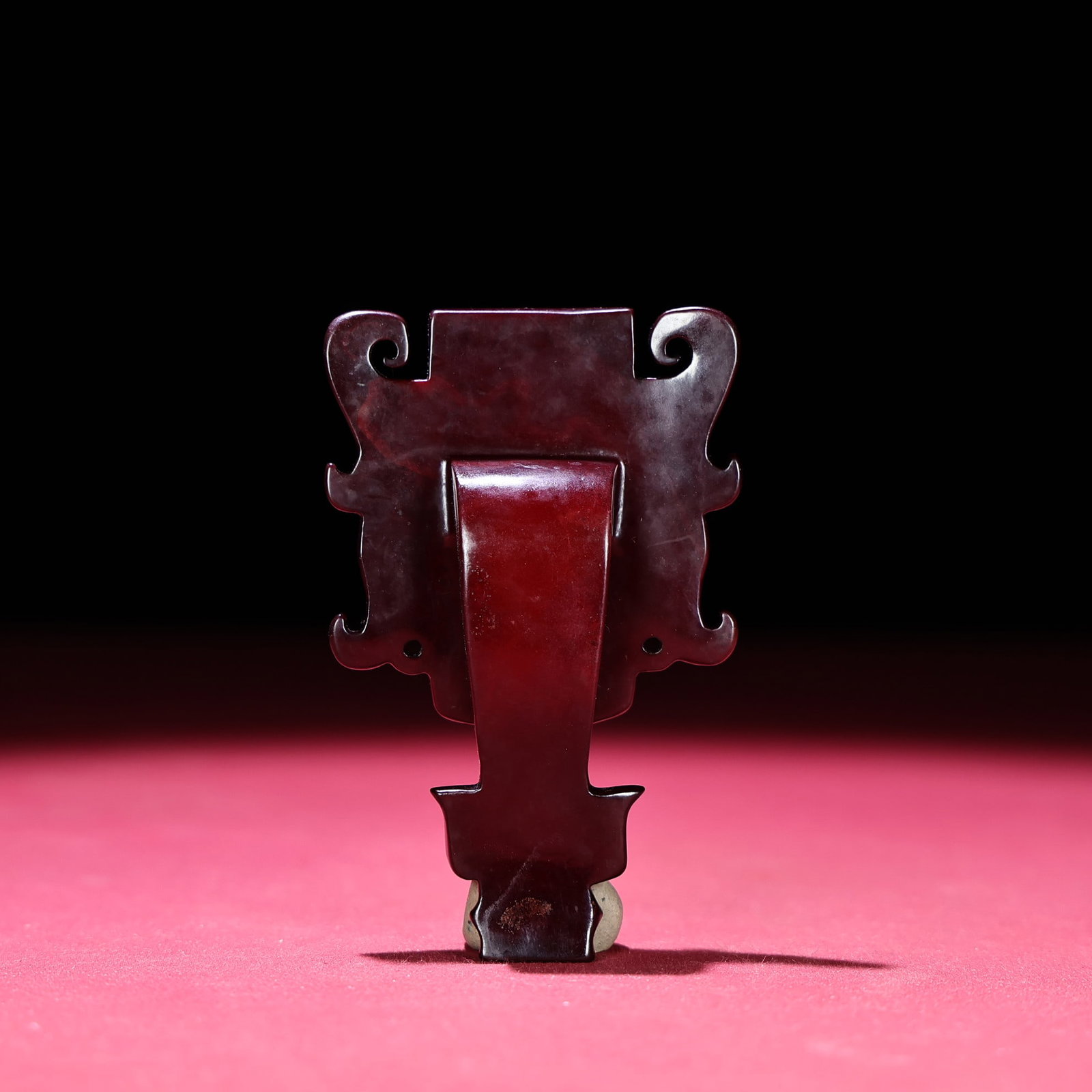 An Exquisite Red Jade Human face Pattern Ornament - 3