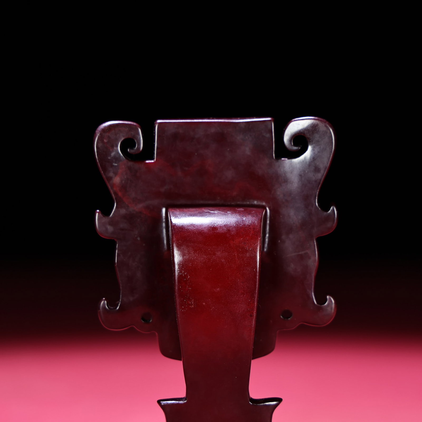 An Exquisite Red Jade Human face Pattern Ornament - 4