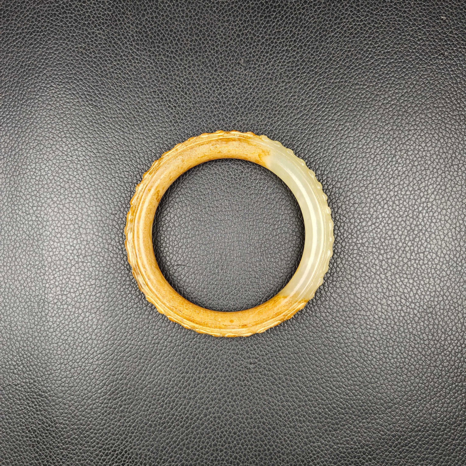 An Exquisite White Jade Bracelets - 2
