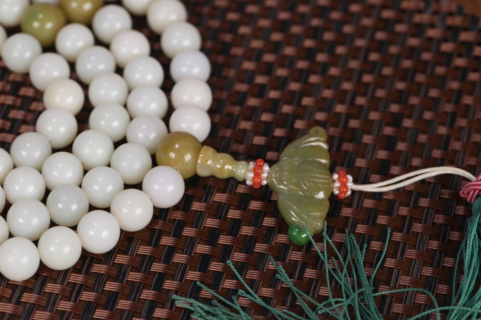 An Exquisite White Jade Bracelets - 3