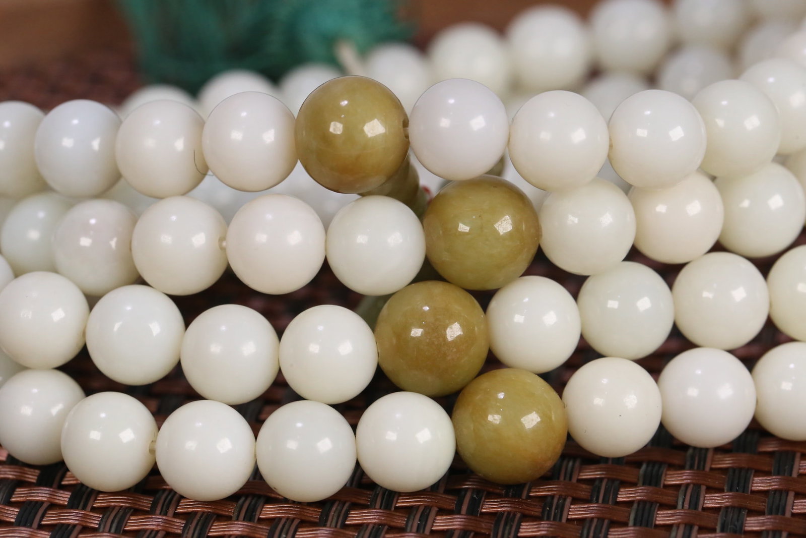 An Exquisite White Jade Bracelets - 4