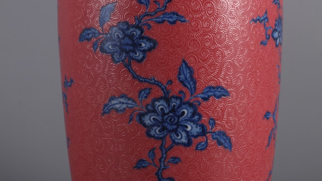 An Exquisite Blue and White Ruby Red-Glazed Flower Pattern Jar - 8