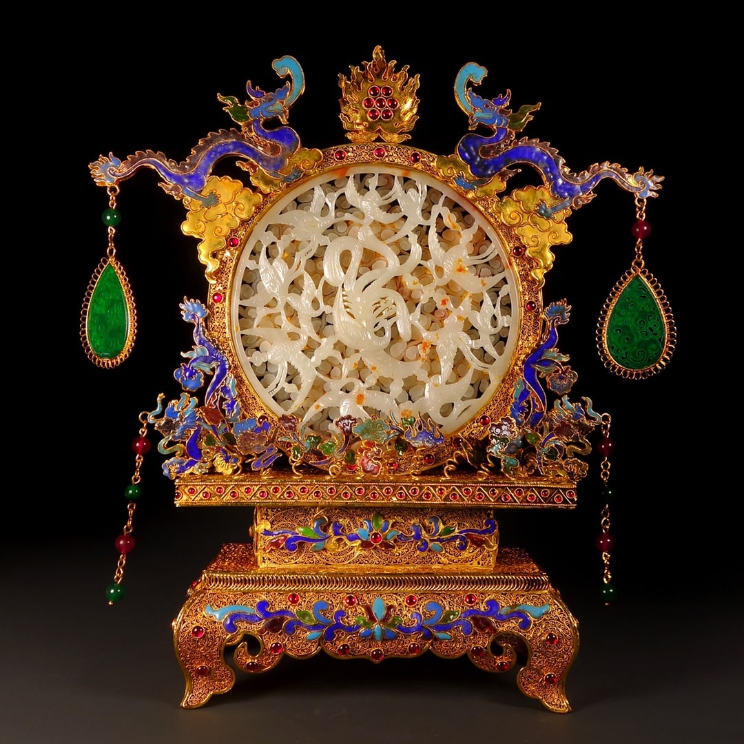 An Exquisite Gilt Bronze Inlaid White Jade Dragon Pattern Screen Ornament (1 of 9)