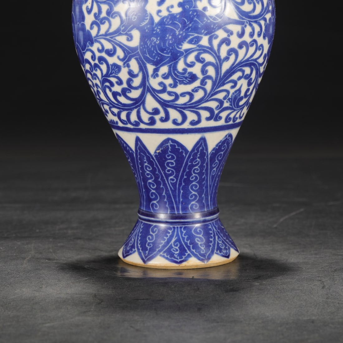 An Exquisite Ding yao Lotus Pattern Vase - 4