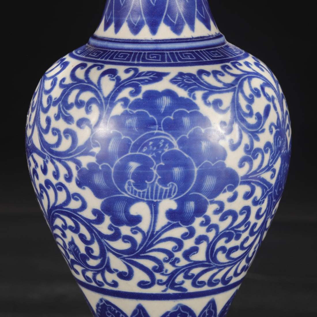 An Exquisite Ding yao Lotus Pattern Vase - 8