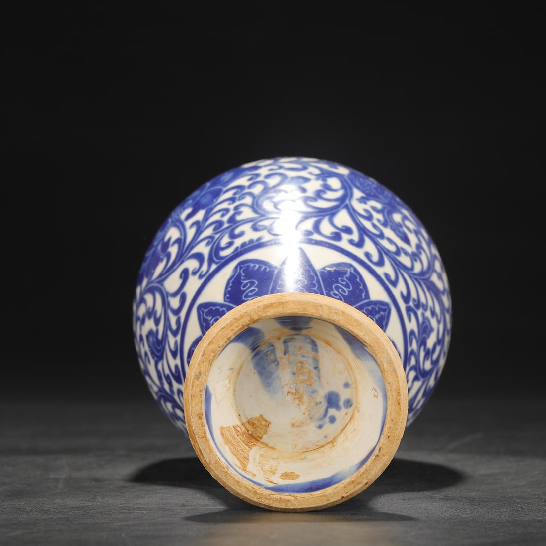 An Exquisite Ding yao Lotus Pattern Vase - 9