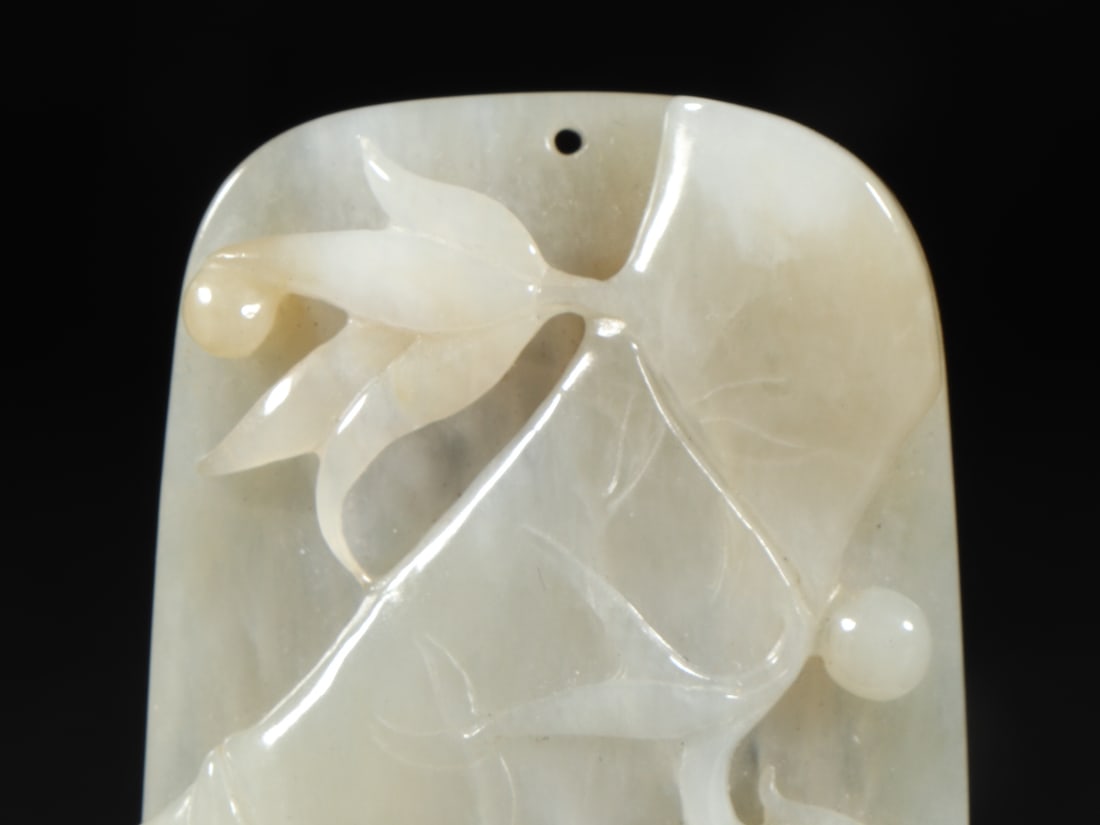 An Exquisite Jadeite Bats Pattern Pendant - 4