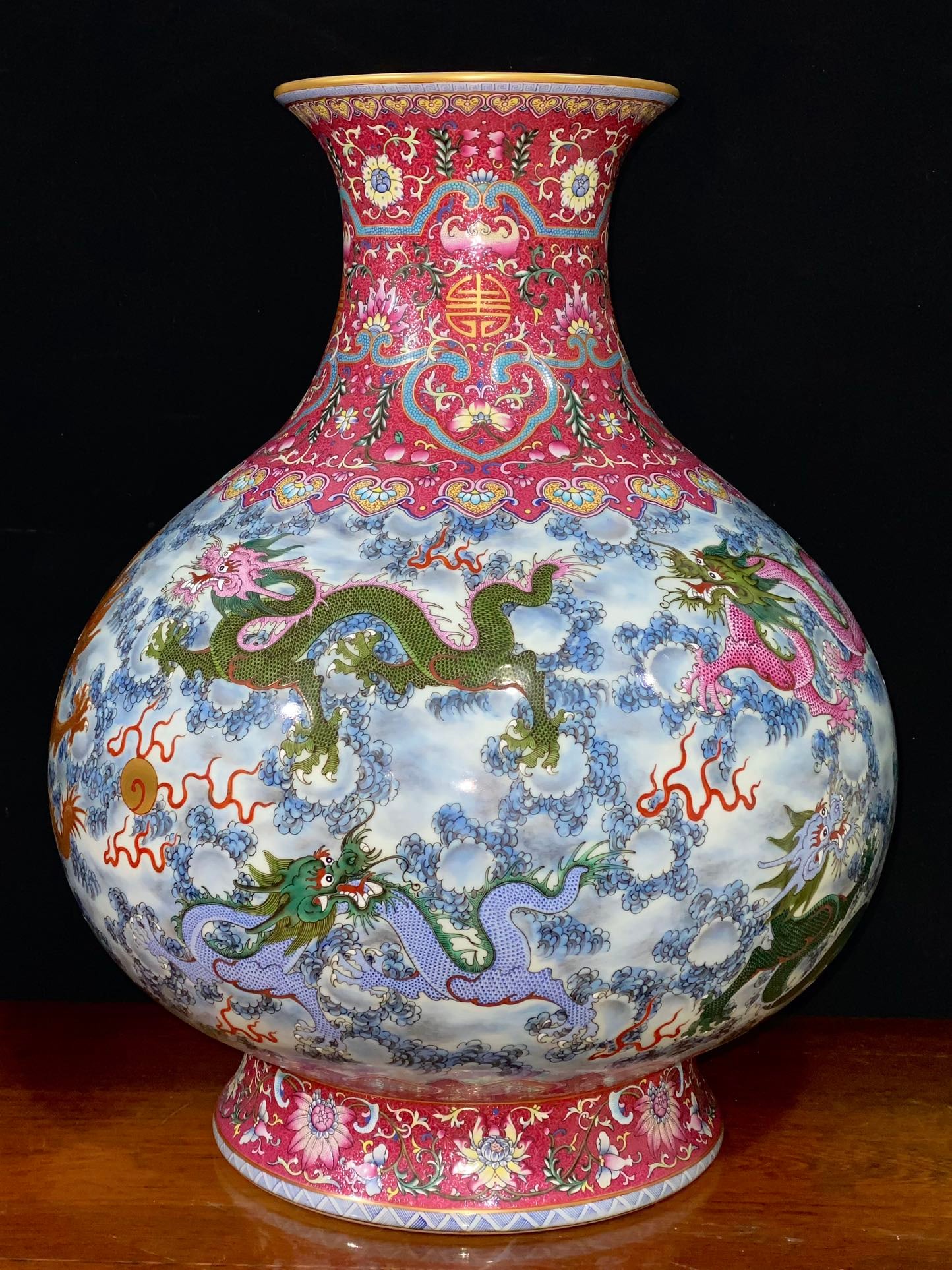 An Exquisite Ruby Red-Glazed Bats and Peach Pattern Lotus Pattern Dragon Pattern Vase - 2