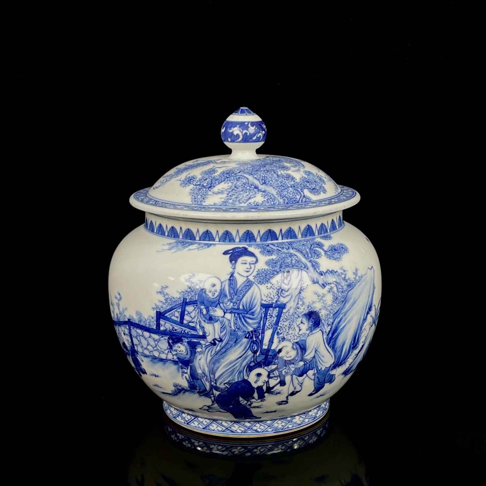 An Exquisite Blue and White Character and Story Pattern Jar with Cover: An Exquisite Blue and White Character and Story Pattern Jar with Cover,Qing Dynasty,China,Qianlong Six-character Mark,Size:7.9inx7.1in 青花人物故事纹盖&