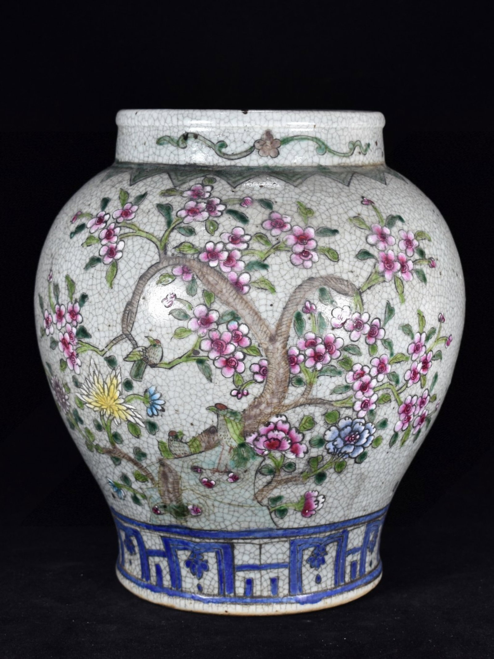 A Rare Famille-Rose Flower Pattern Jar: A Rare Famille-Rose Flower Pattern Jar,Qing Dynasty,China,Size:11.8inx10.2in 粉彩花卉纹罐,中国清代