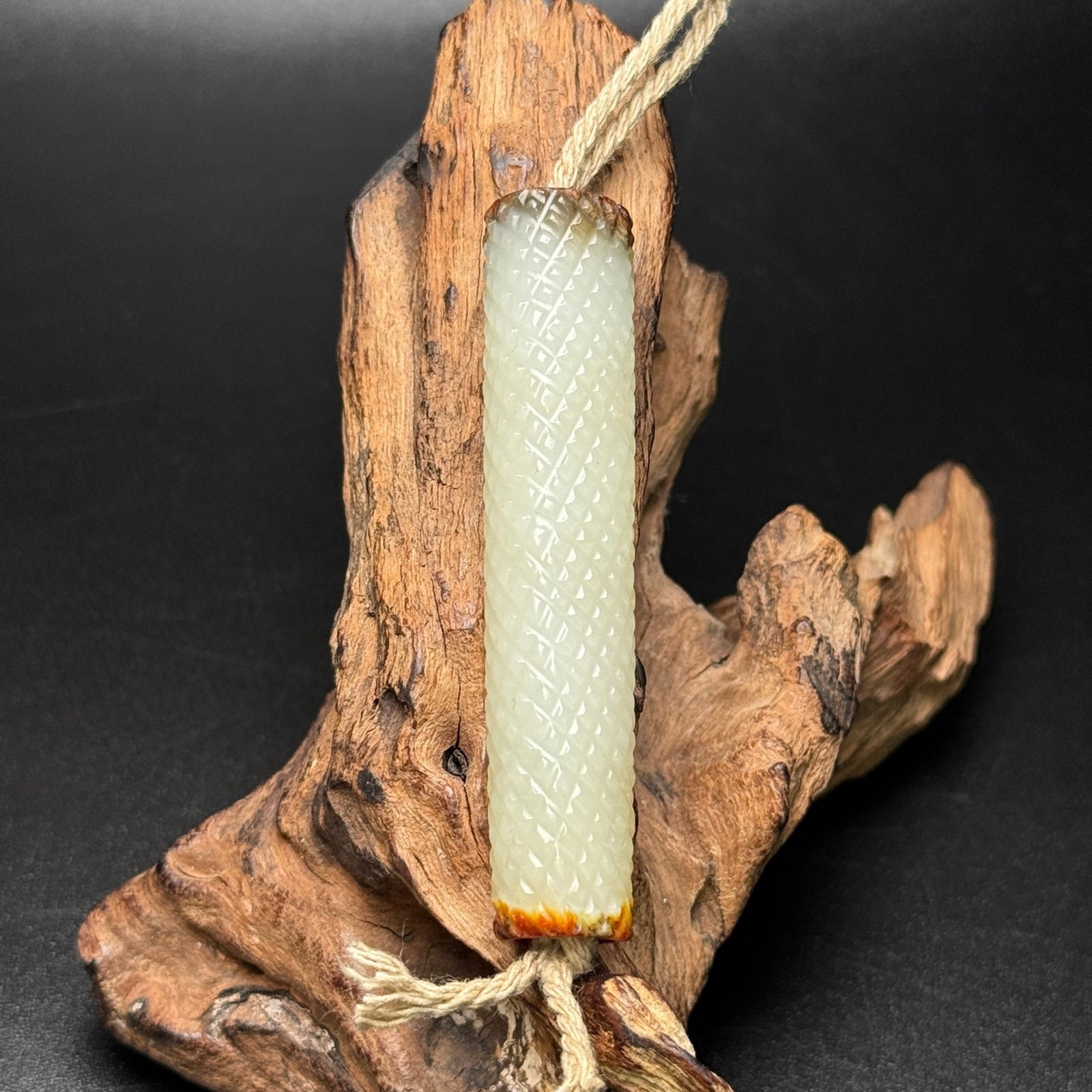 An Exquisite White Jade Pendant: An Exquisite White Jade Pendant,Qing Dynasty,China,Size:2.6inx0.6inx0.5in,Weight:21g 白玉挂件,中国清代
