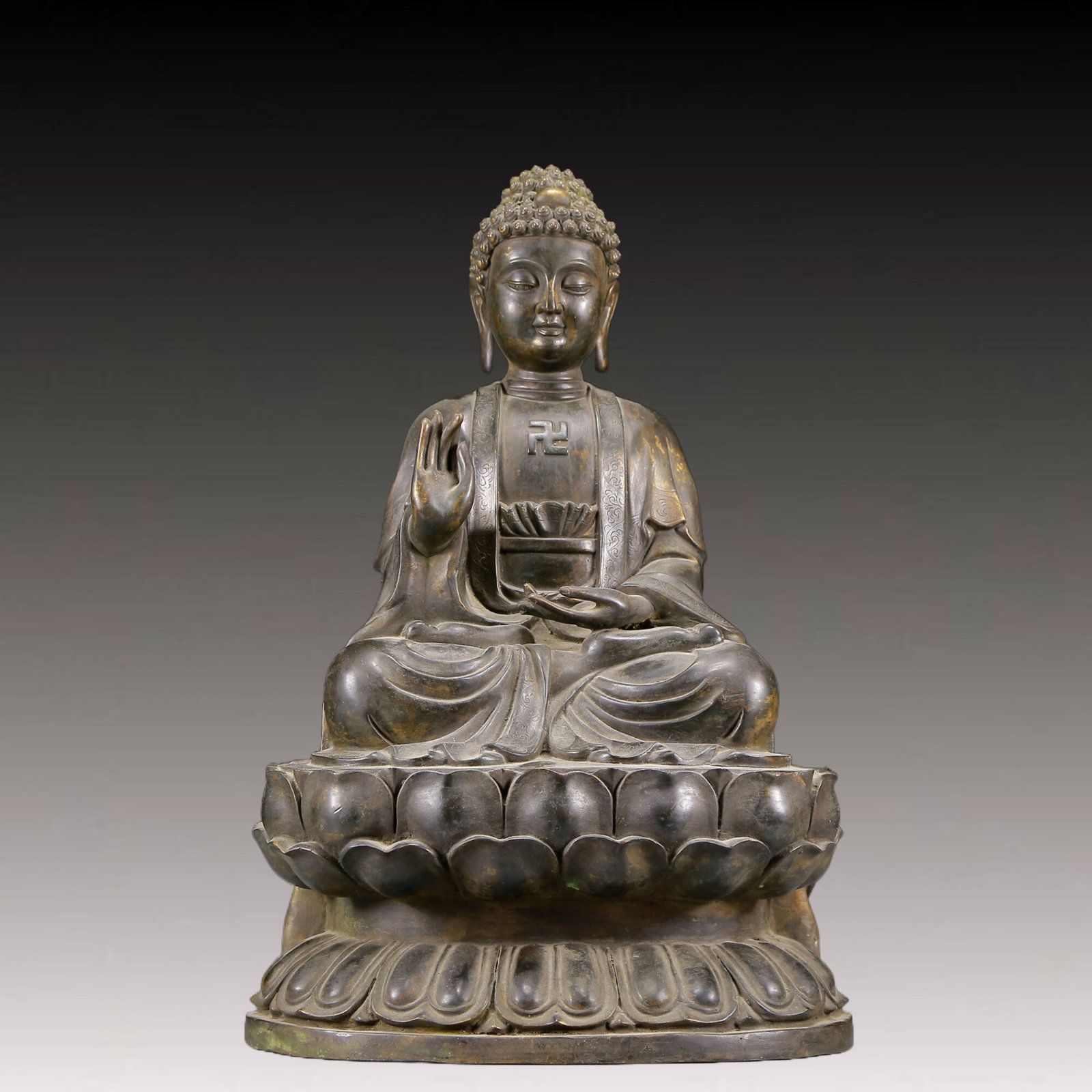 A Solemn Bronze Statue of Sakyamuni (1 of 13)