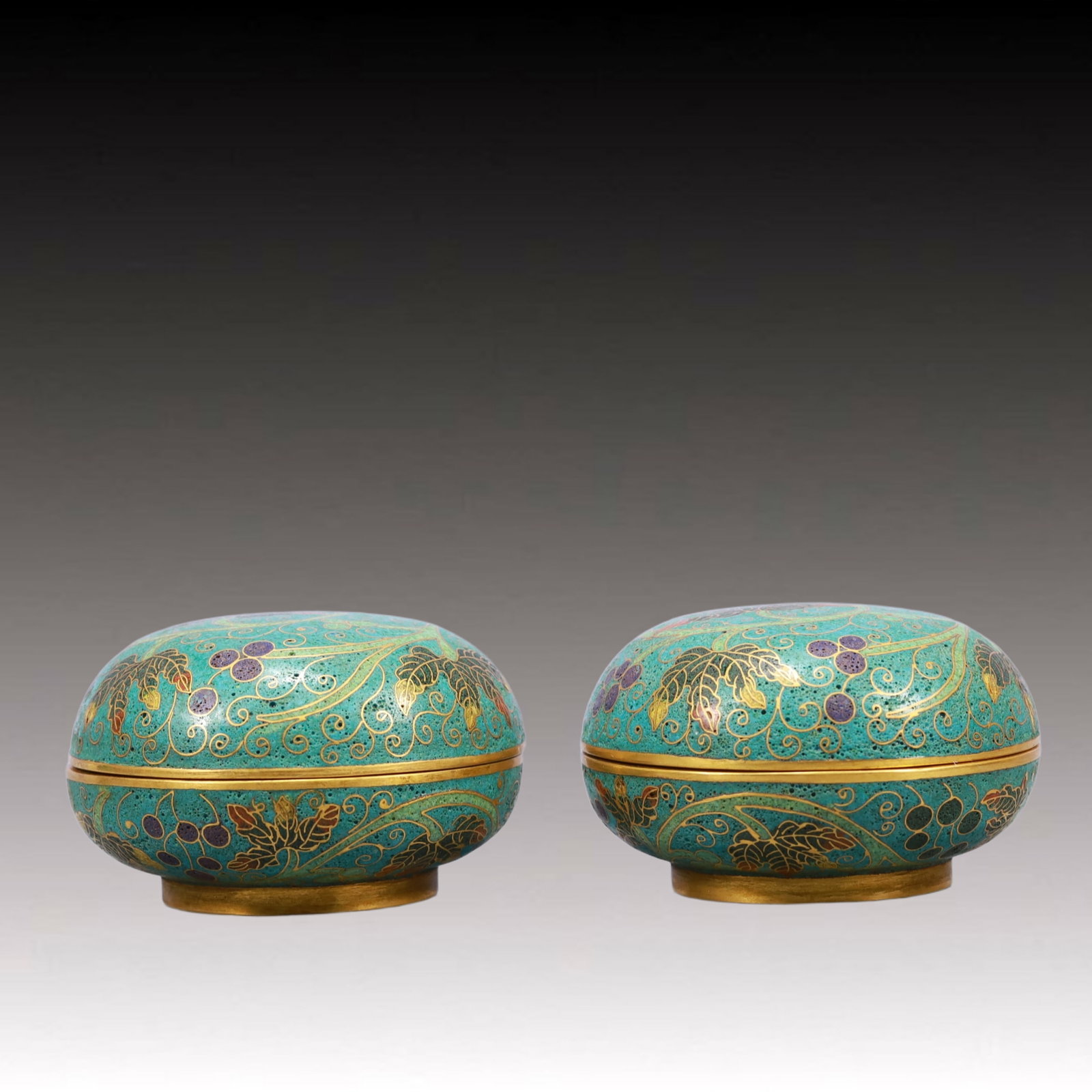 A Pair of Exquisite Cloisonne Grapes Pattern Boxes (1 of 8)
