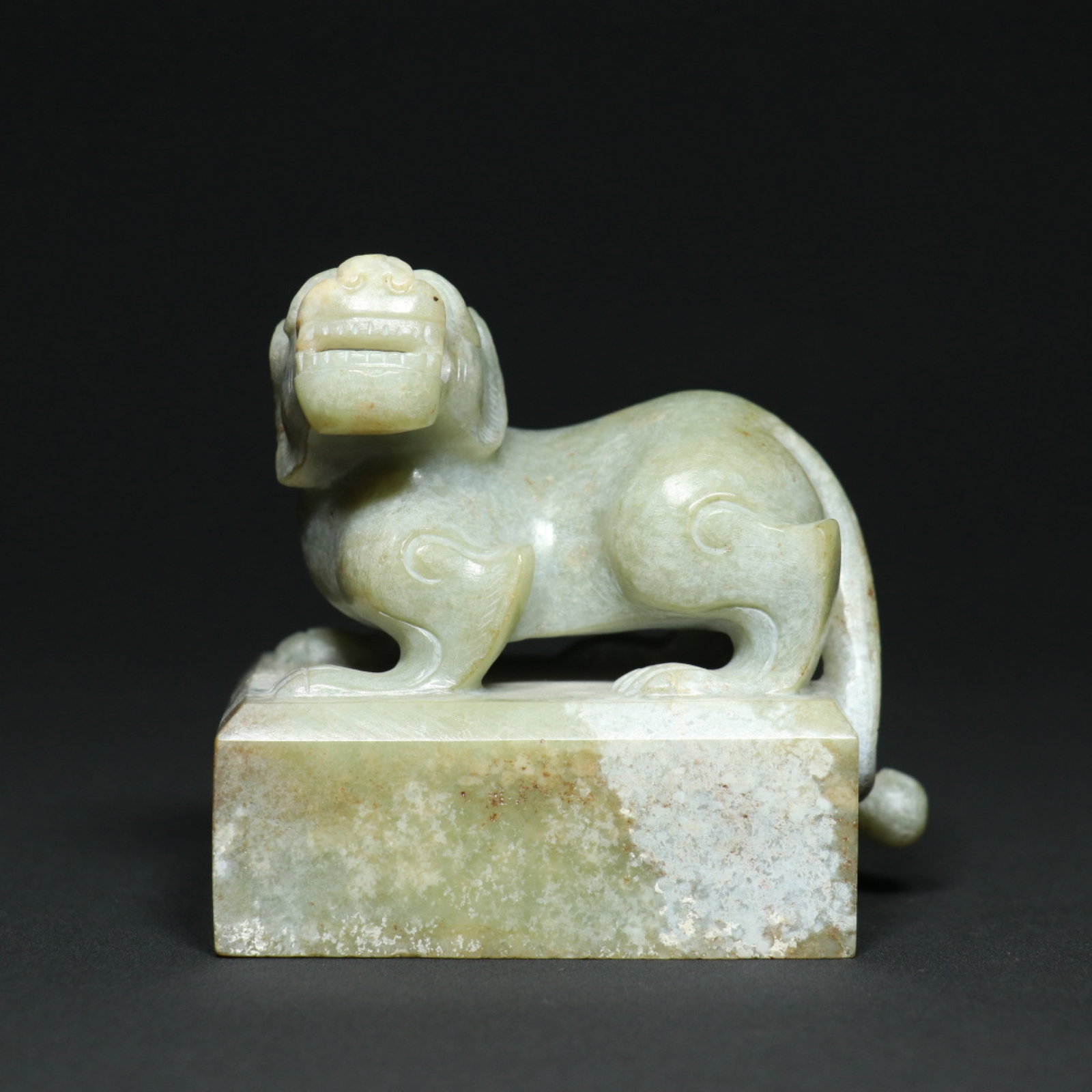 An Exquisite White Jade Tiger Pattern Seal: An Exquisite White Jade Tiger Pattern Seal,Han Dynasty,China,Size:3.9inx2.6inx3.7in,Weight:821.5g 白玉虎纹印章,中国汉代