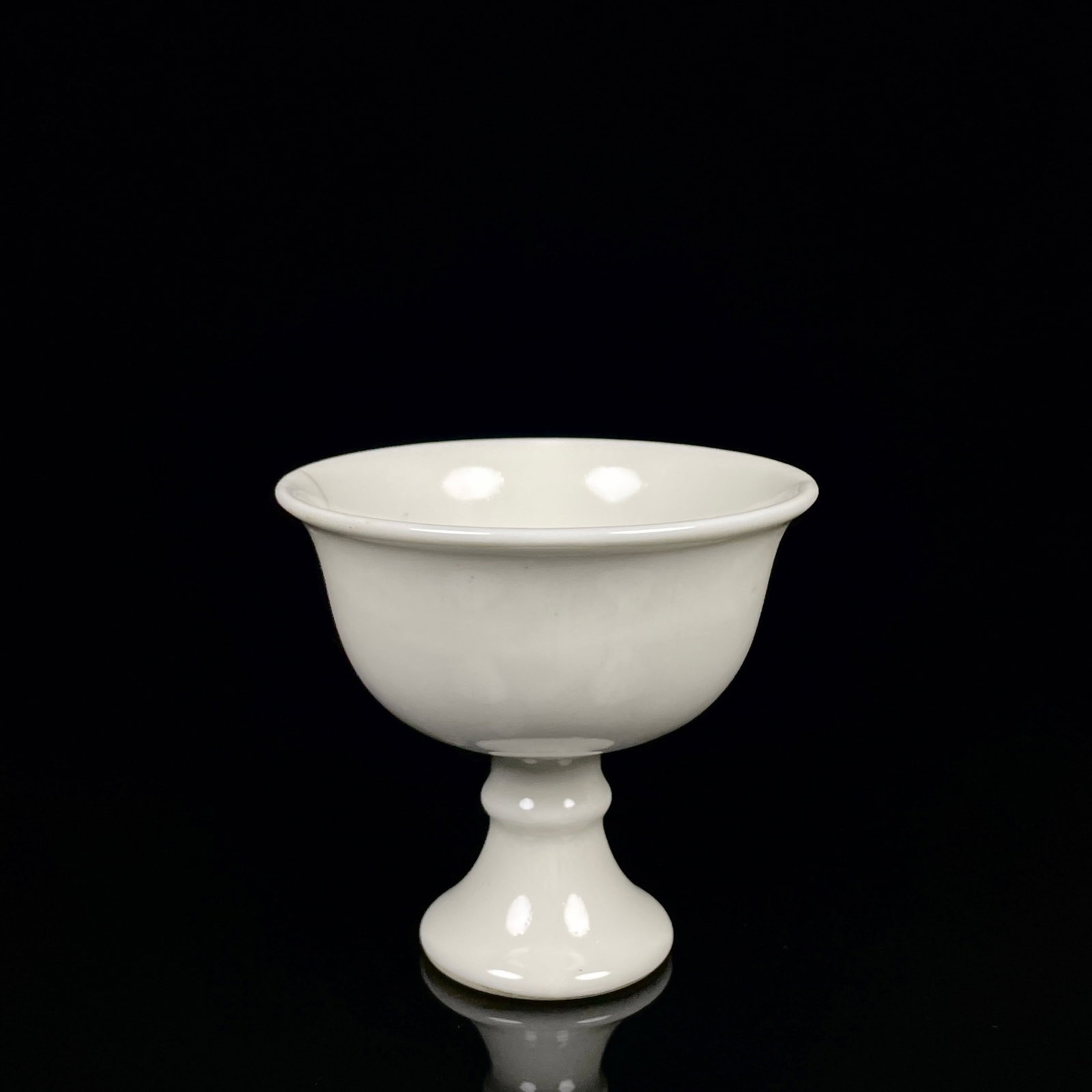 An Exquisite White Glazed Stem Cup: An Exquisite White Glazed Stem Cup,Ming Dynasty,China,Yongle Four-character Mark,Size:3inx3.1in 白釉高足杯,中国明代,永乐四ढ