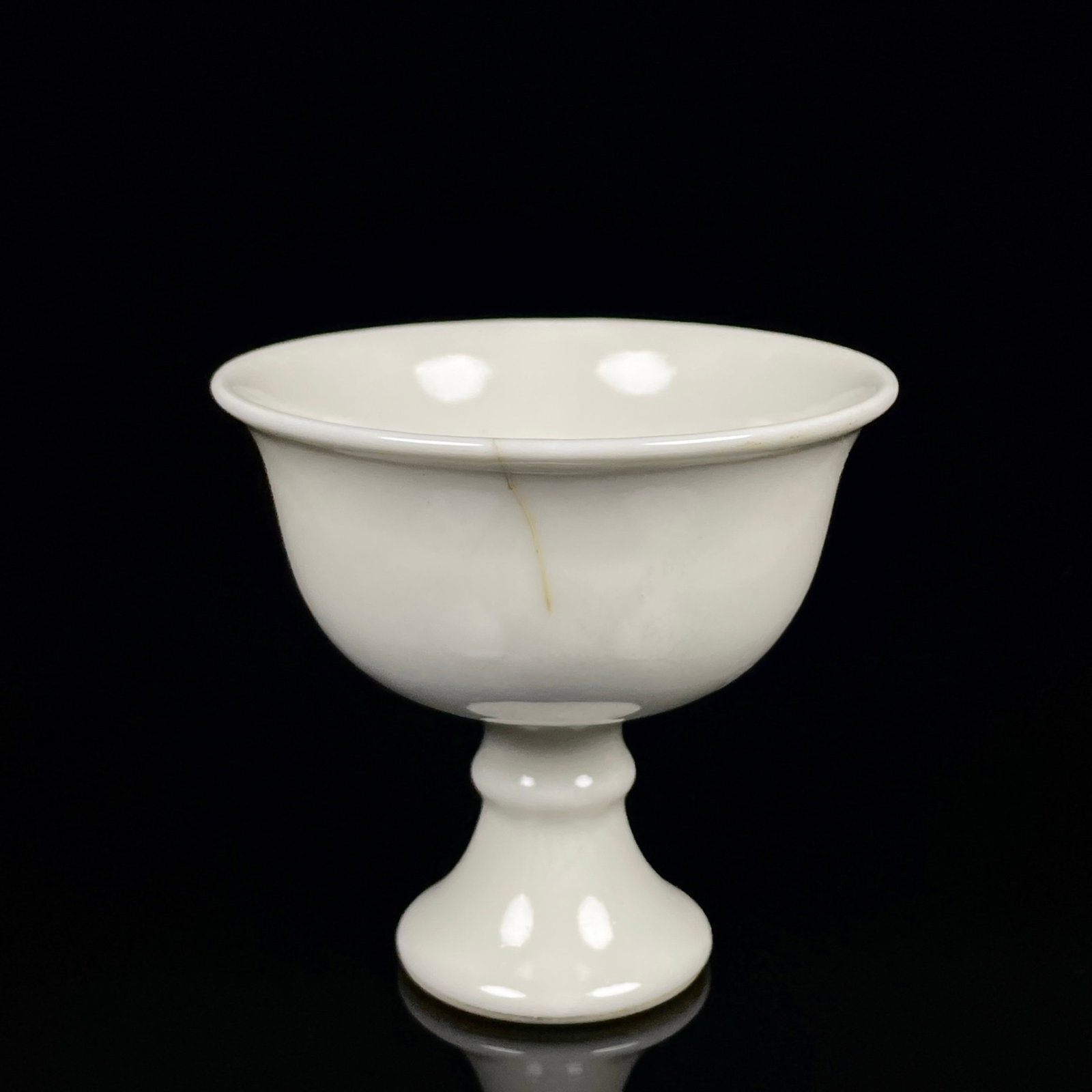 An Exquisite White Glazed Stem Cup - 2