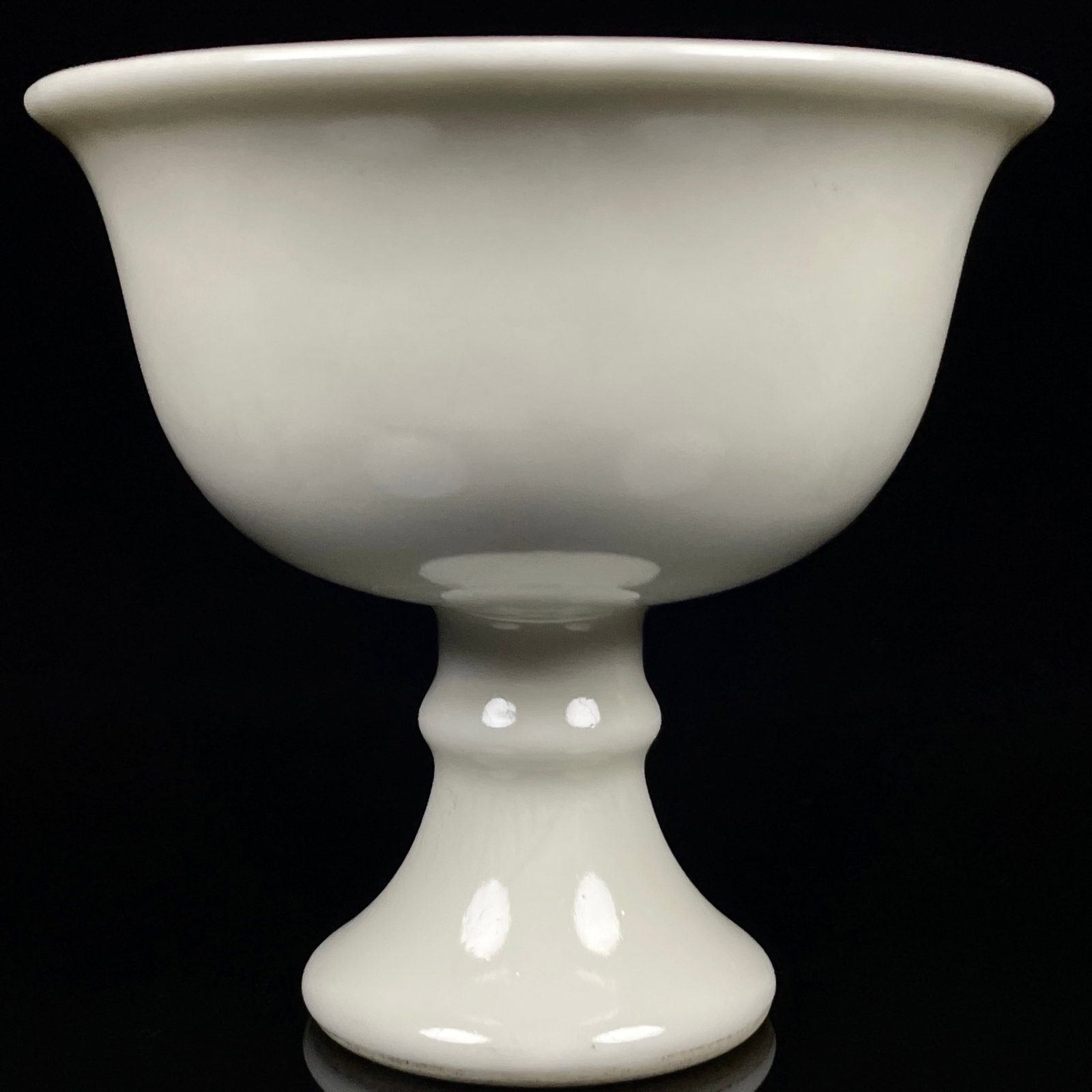 An Exquisite White Glazed Stem Cup - 6