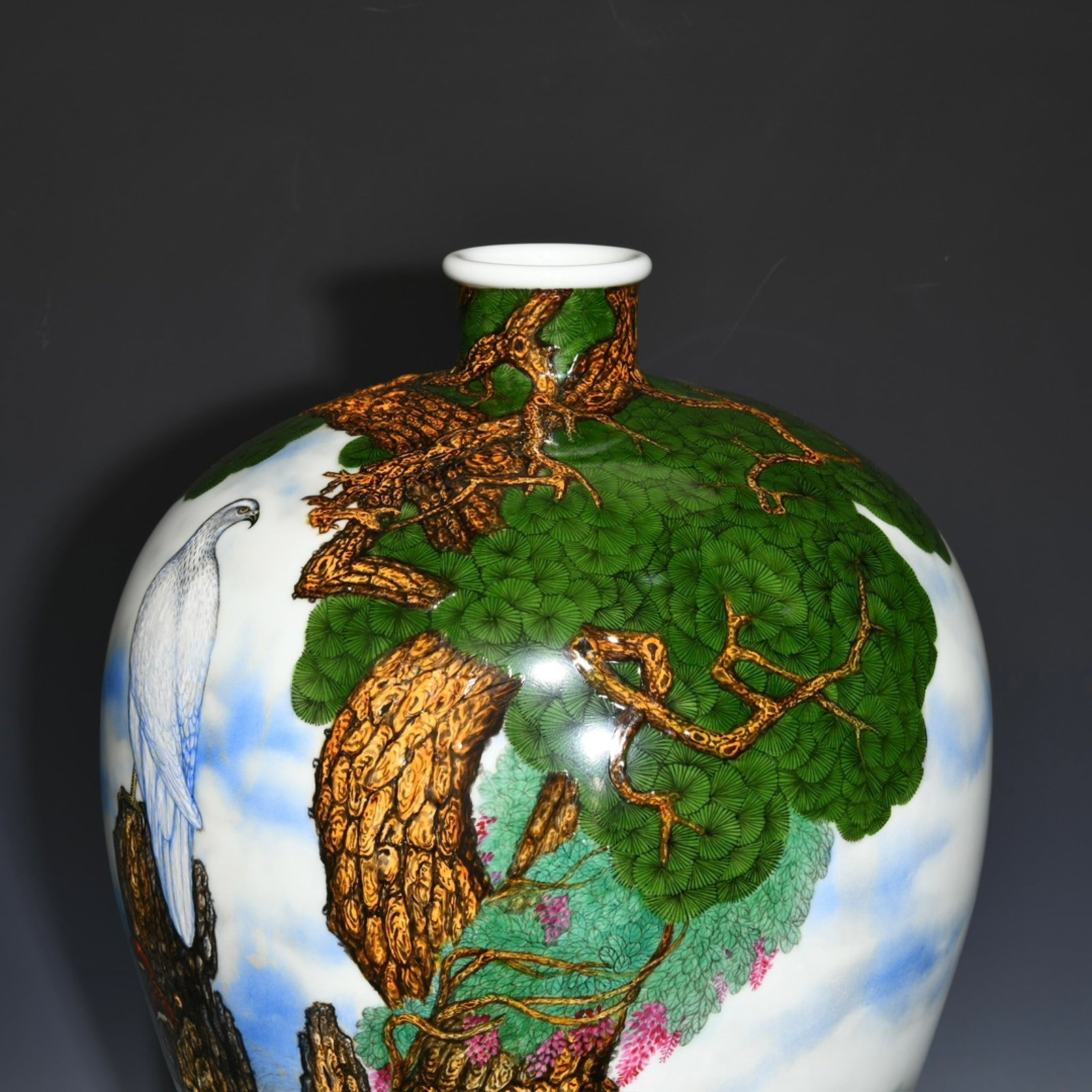 A Huge Enamel Pine and Eagle Pattern Vase,with poem - 4