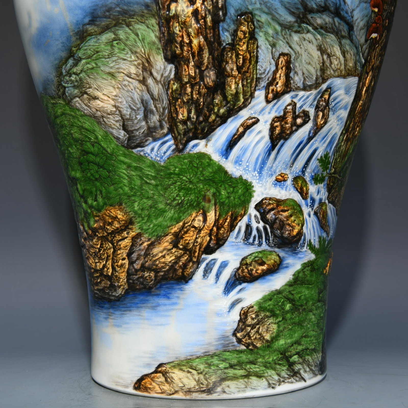 A Huge Enamel Pine and Eagle Pattern Vase,with poem - 8