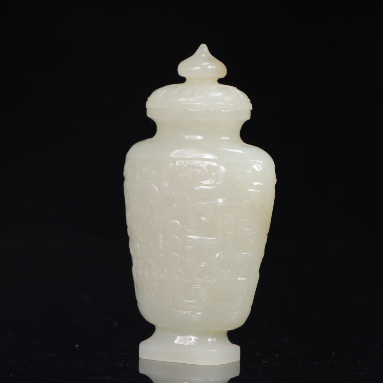 An Exquisite White Jade Lotus Pattern Vase - 2
