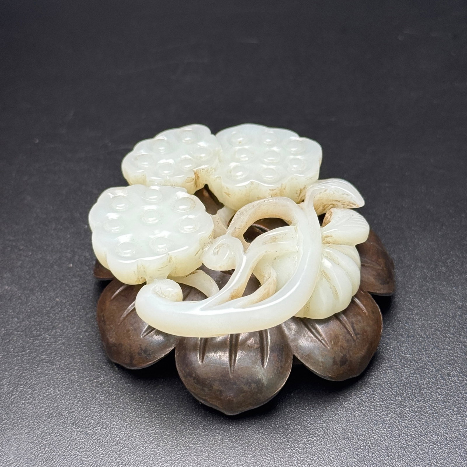 An Exquisite White Jade Flower Pattern Pendant - 5