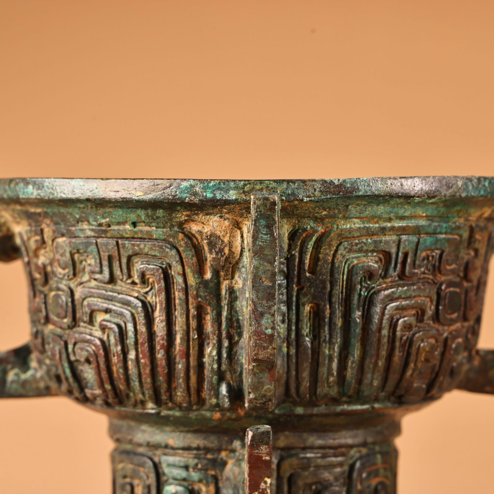An Archaic Bronze Beast-Face Pattern Libation Cup - 10