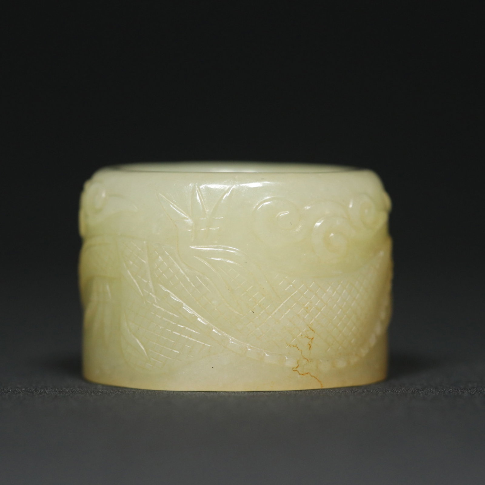 An Exquisite White Jade Dragon Pattern Thumb Ring - 3