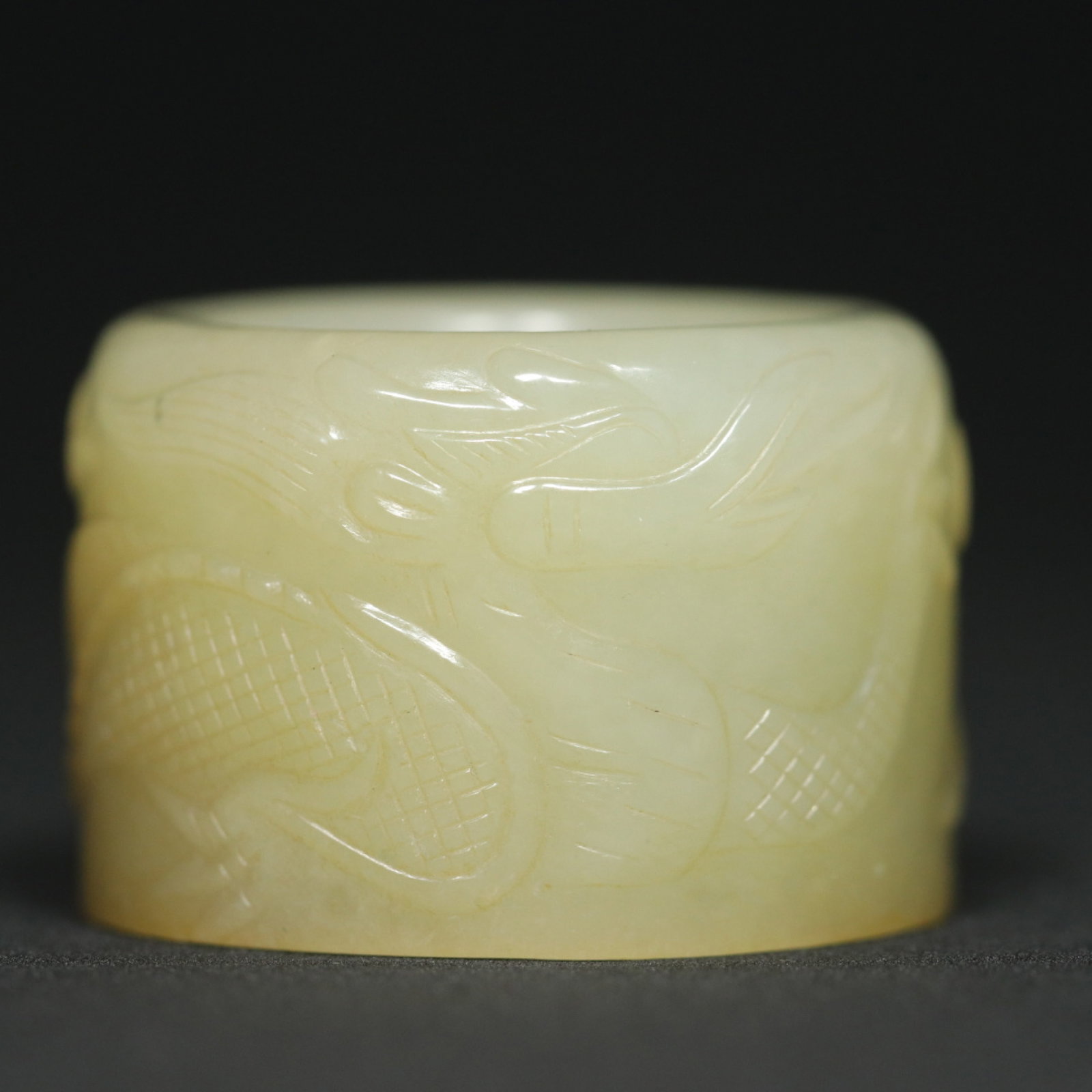 An Exquisite White Jade Dragon Pattern Thumb Ring - 7