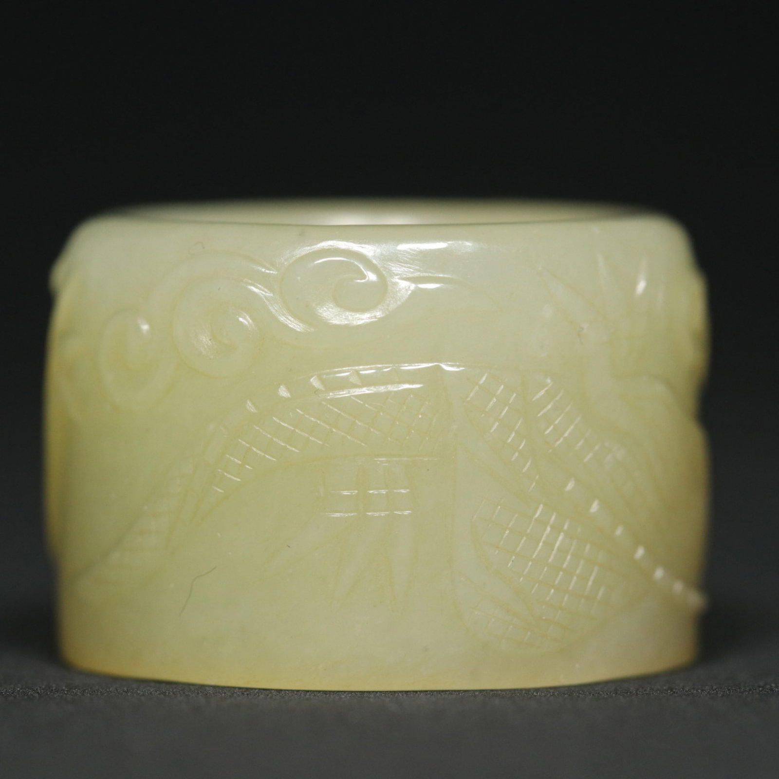 An Exquisite White Jade Dragon Pattern Thumb Ring - 9