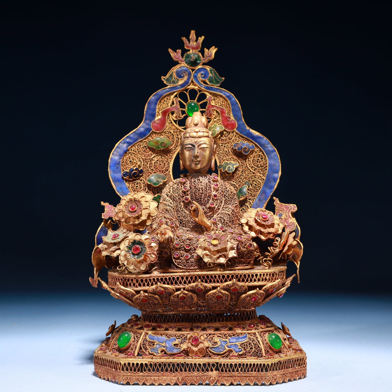 An Exquisite Filigree and Gilding Flower Pattern Statue of Avalokitesvara,Inlaid Gems: An Exquisite Filigree and Gilding Flower Pattern Statue of Avalokitesvara,Inlaid Gems,Qing Dynasty,China,Qianlong Four-character Mark,Size:5.9inx4.3inx10.6in,Weight:750g