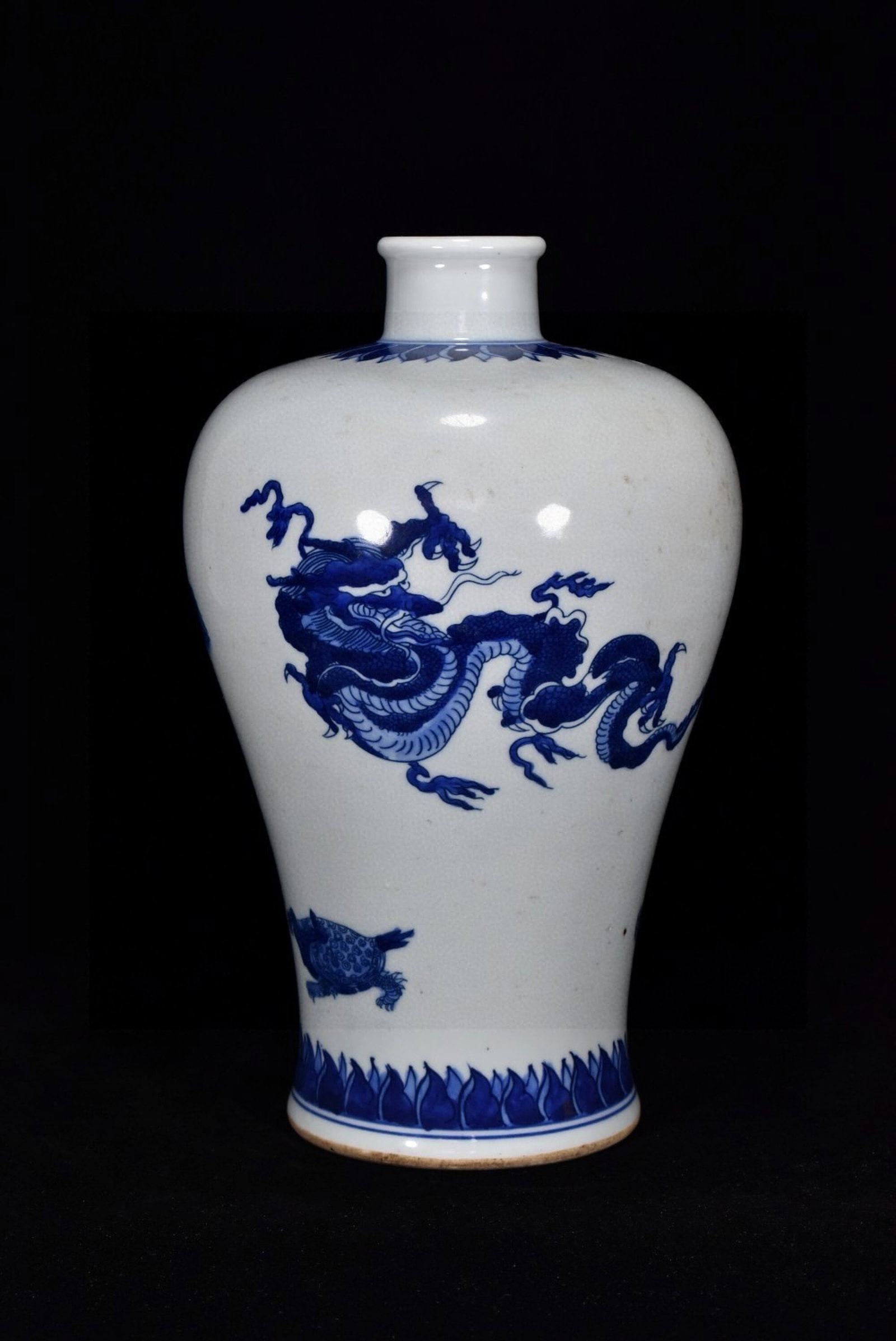 A Rare Blue and White Auspicious Beast Pattern Vase (1 of 9)