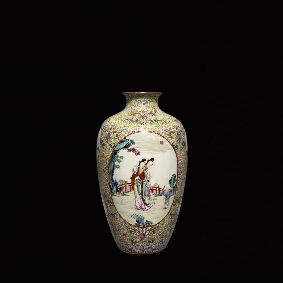 An Exquisite Famille-Rose Character and Story Pattern Vase: An Exquisite Famille-Rose Character and Story Pattern Vase,Qing Dynasty,China,Qianlong Six-character Mark,Size:9.3inx5.5in 粉彩人物故事纹瓶,中