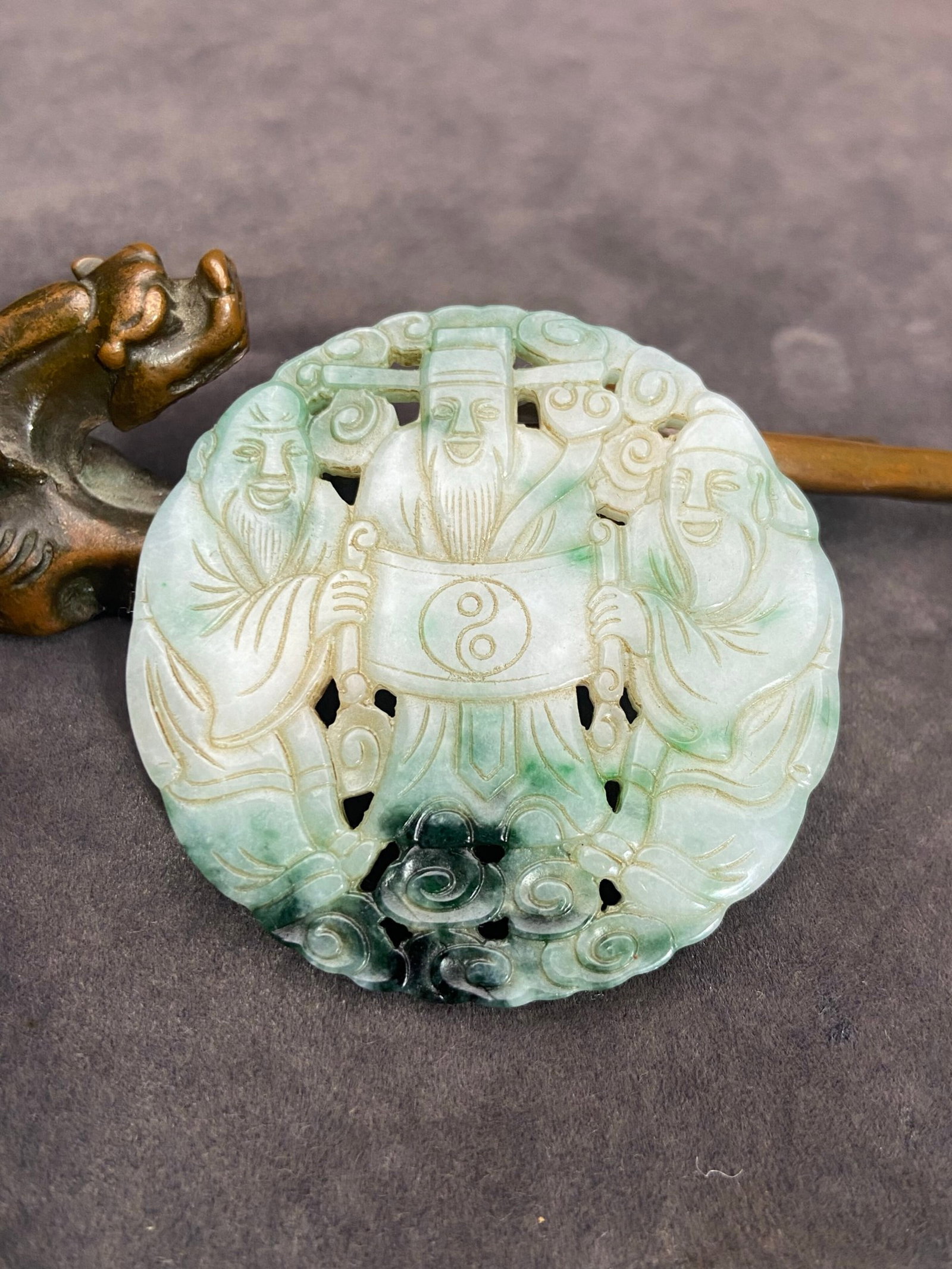 An Exquisite Jadeite Hollow Figure Pattern Pendant: An Exquisite Jadeite Hollow Figure Pattern Pendant,Qing Dynasty,China,Size:2.3inx0.2in,Weight:34g