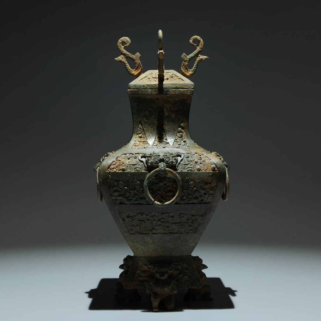 An Archaic Bronze Beast-Face Pattern Beast-Ears Pot (1 of 9)
