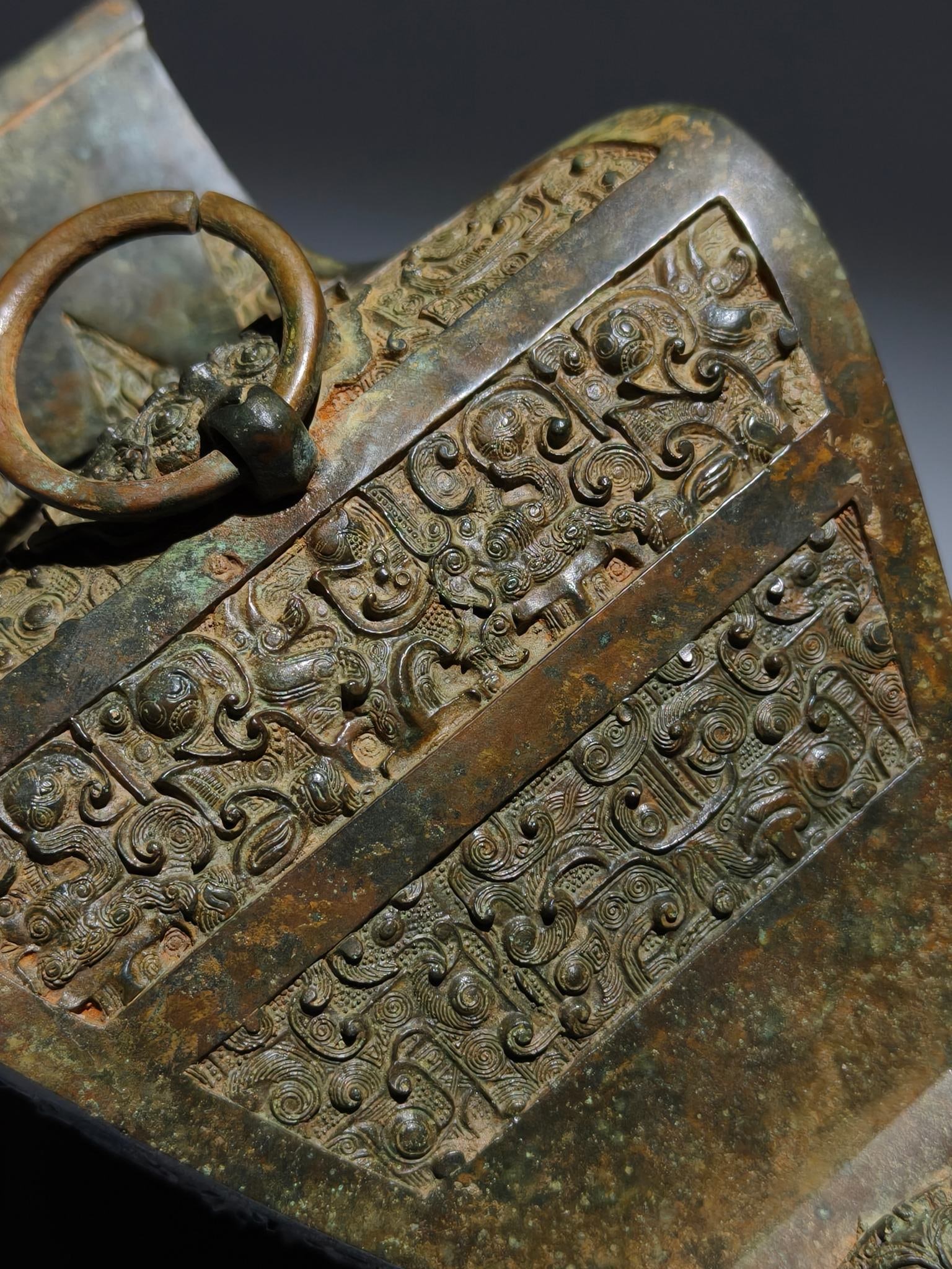An Archaic Bronze Beast-Face Pattern Beast-Ears Pot - 8