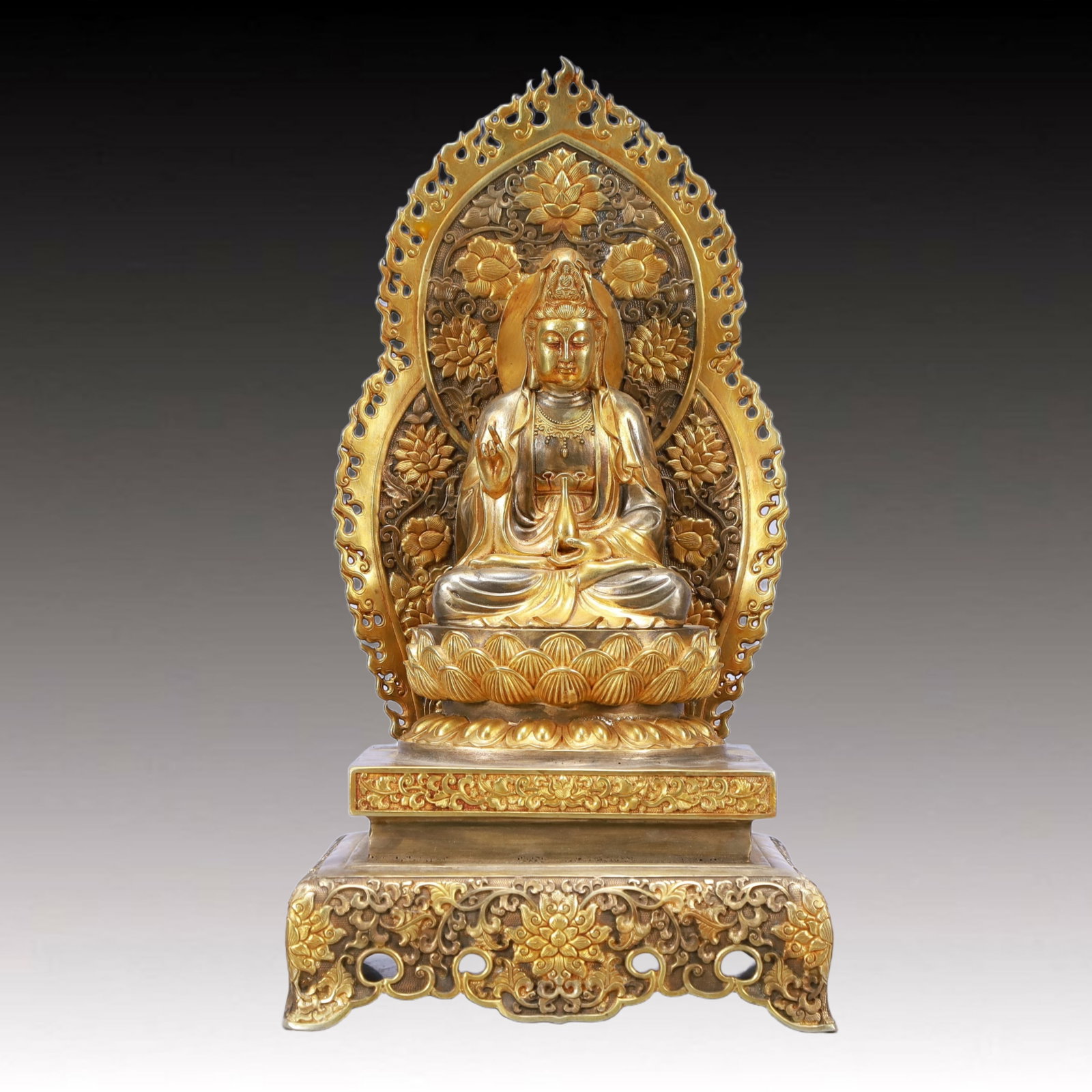 A Rare Gilt Silver Statue of Avalokitesvara: A Rare Gilt Silver Statue of Avalokitesvara,Ming Dynasty, China,Yongle Six-character Mark,Size:6.3inx5.9inx11.8in,Weight:2300g 银鎏金观音像,中国明