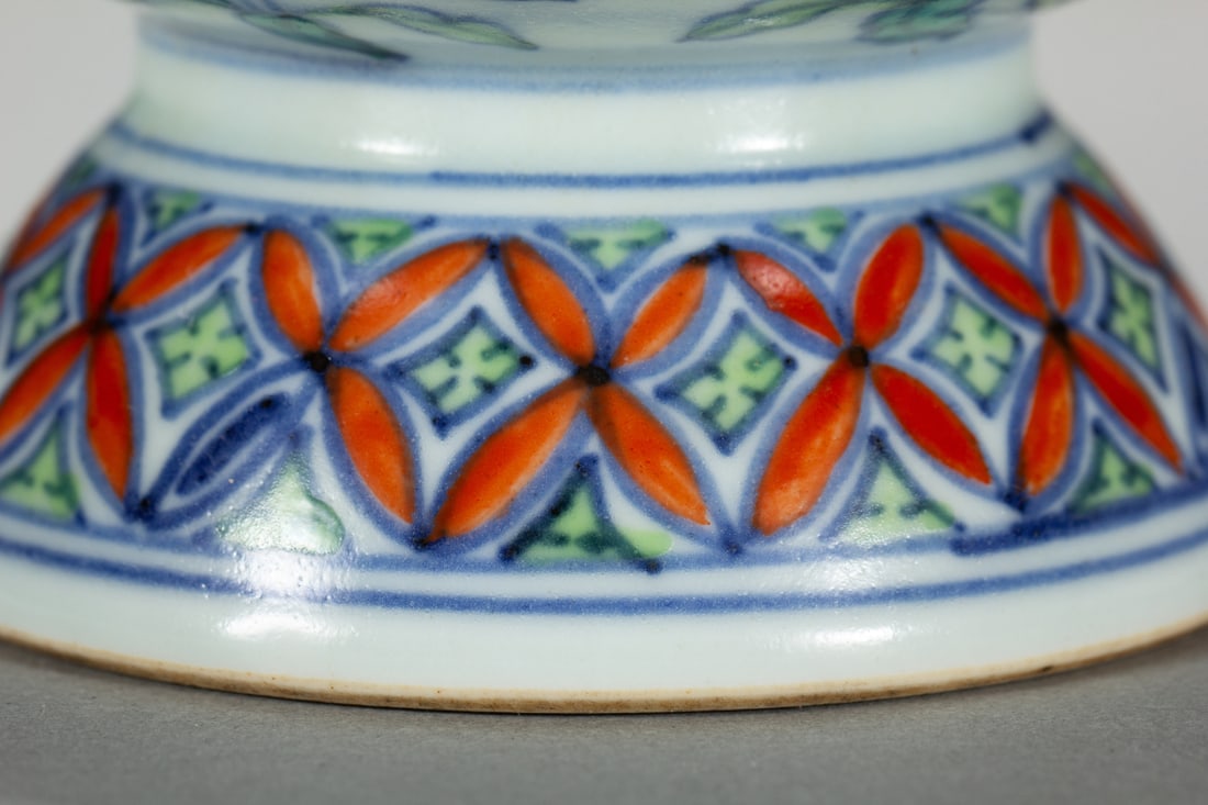 An Exquisite Doucai Flower Pattern Bowl with Cover - 8