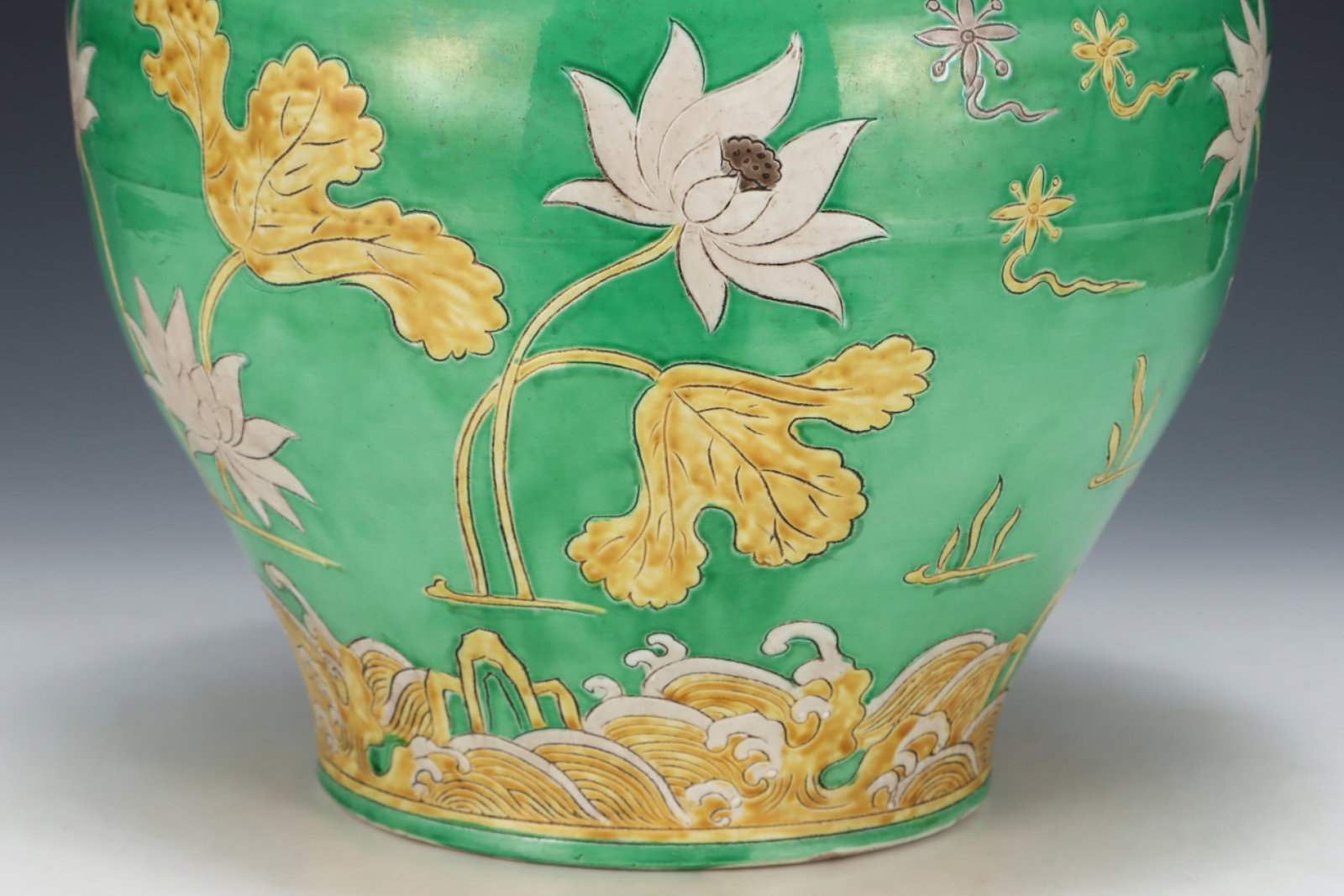 A Rare Biscuit Lotus Pattern Jar - 5