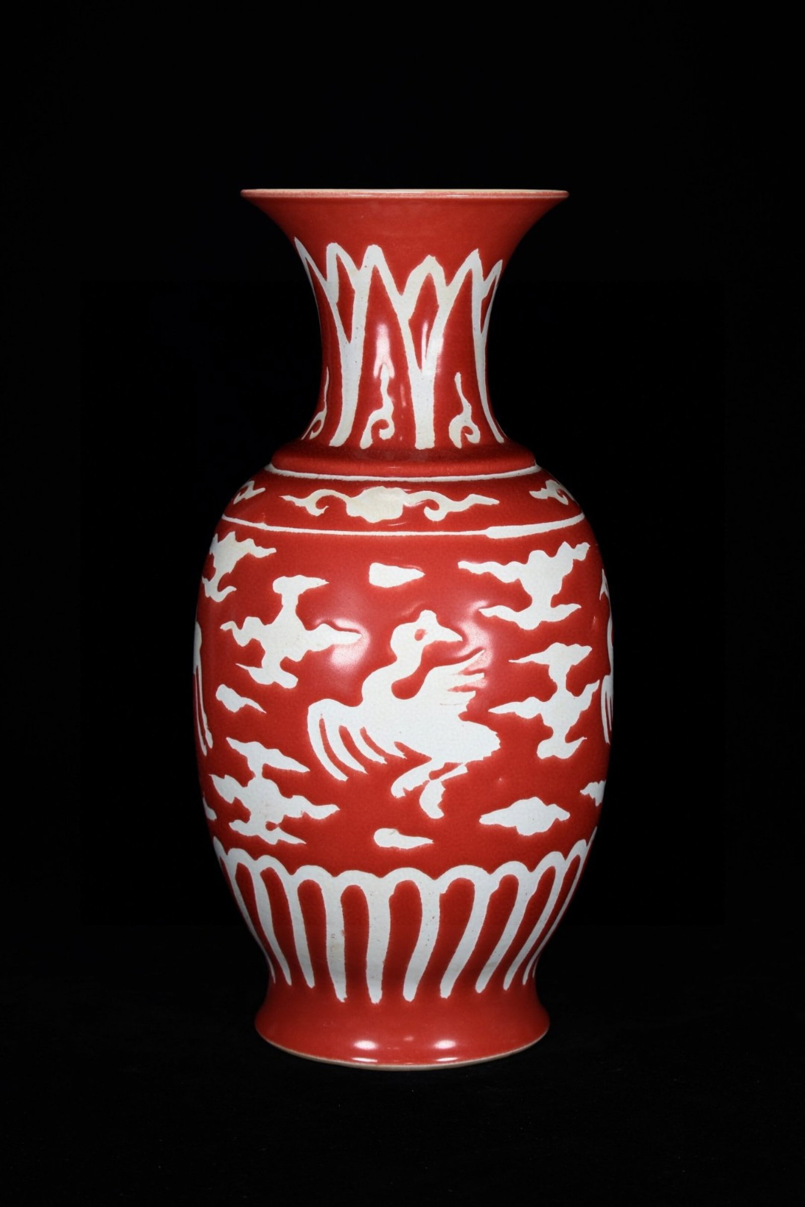 A Rare Red Glazed Auspicious Cloud and Crane Pattern Vase - 4