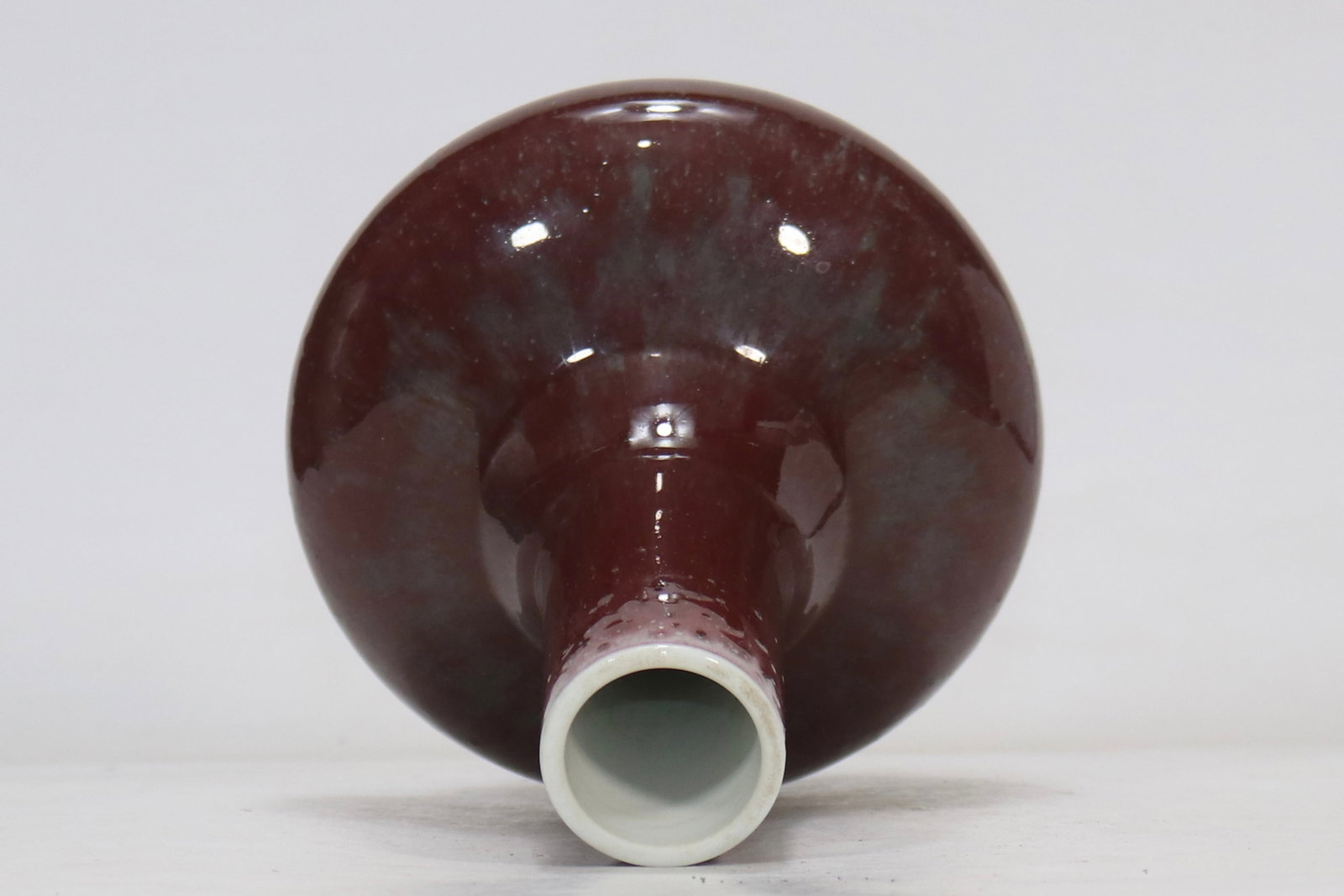 An Exquisite Red Glazed Vase - 4