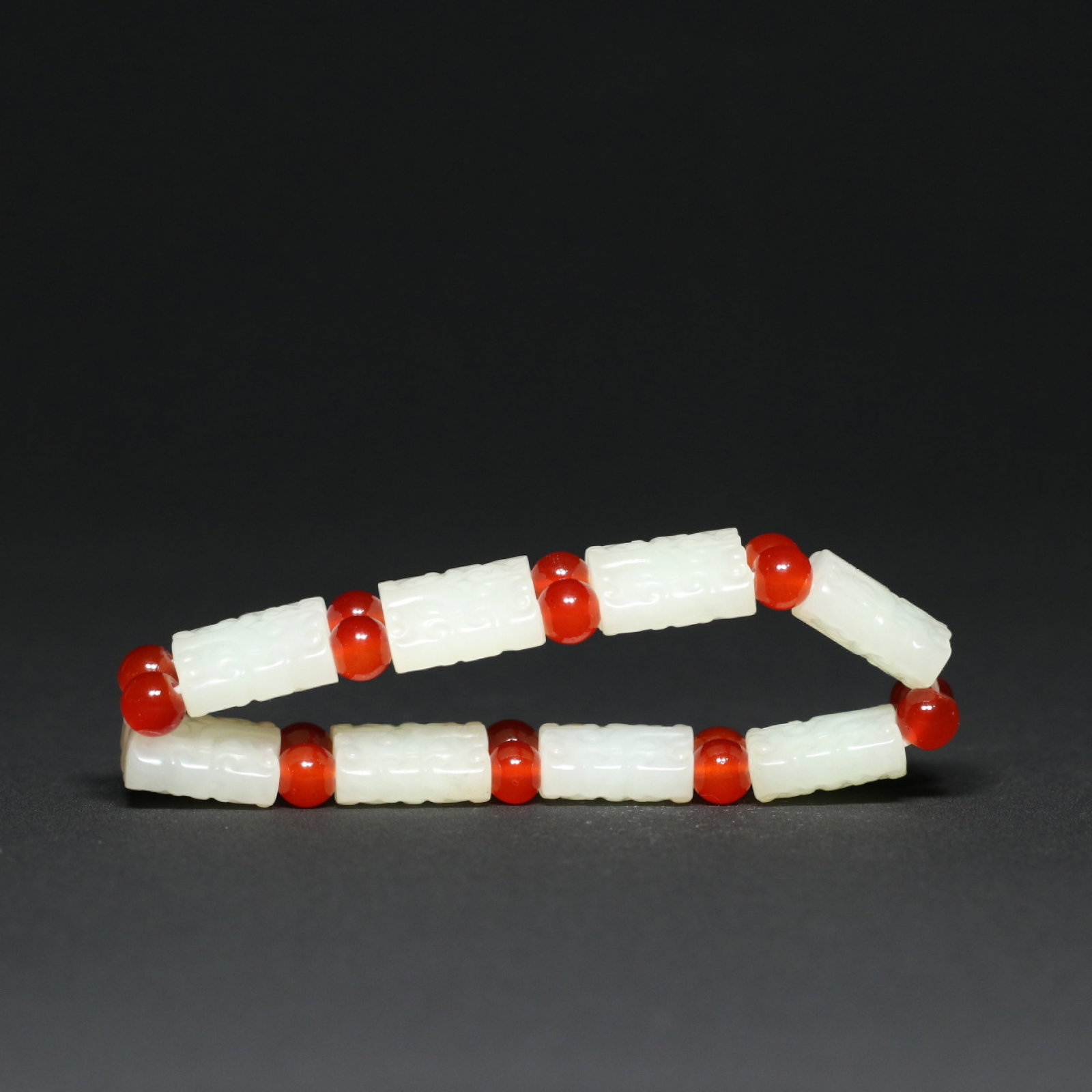 An Exquisite White Jade Beast-Face Pattern Bracelet - 2