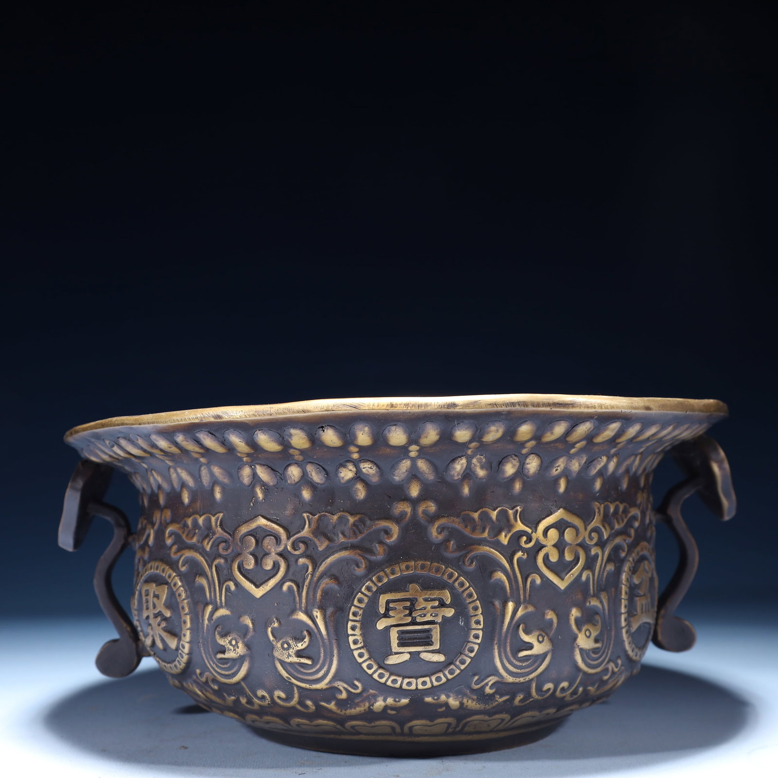 An Exquisite Bronze Lotus Pattern Double-Ears Basin - 3