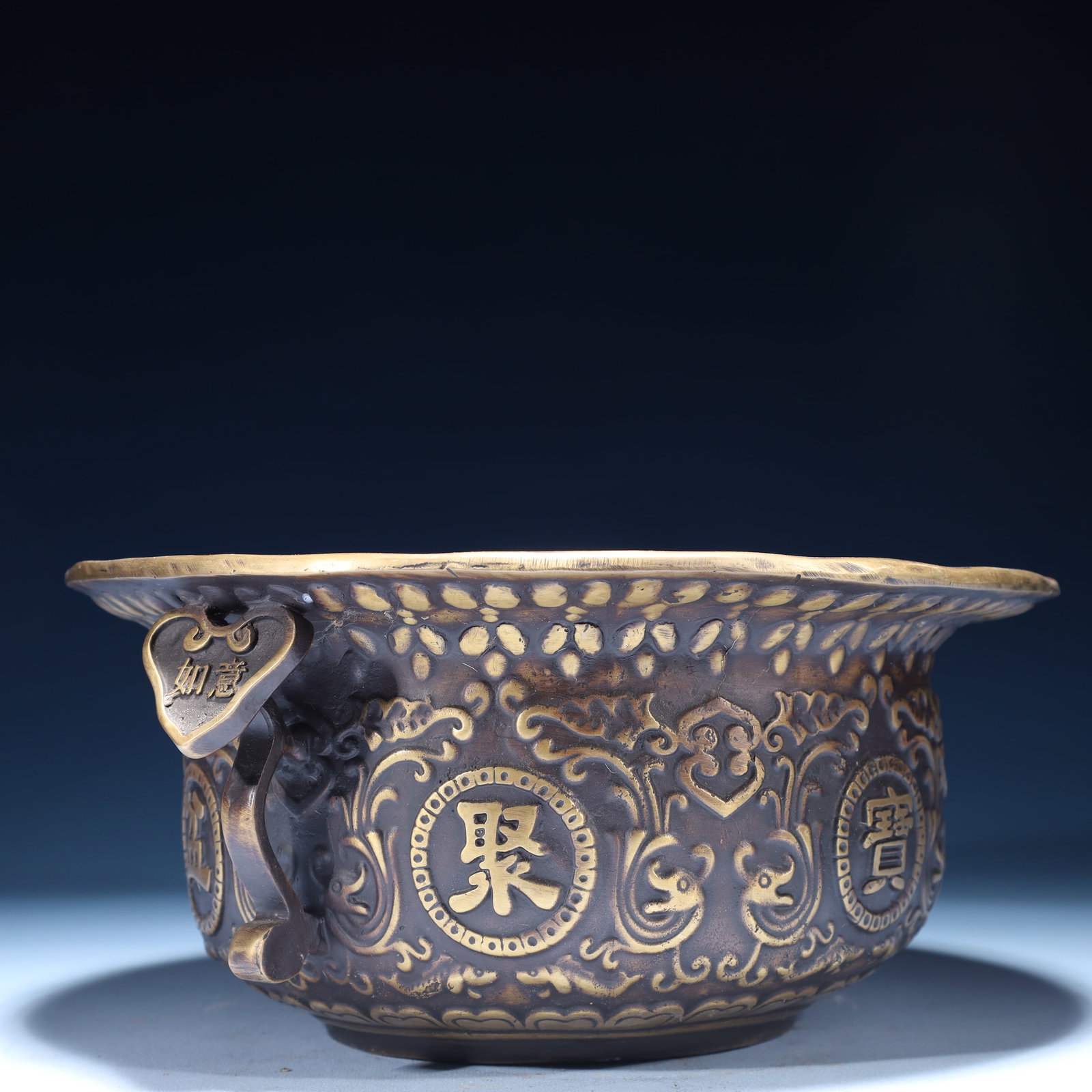 An Exquisite Bronze Lotus Pattern Double-Ears Basin - 6