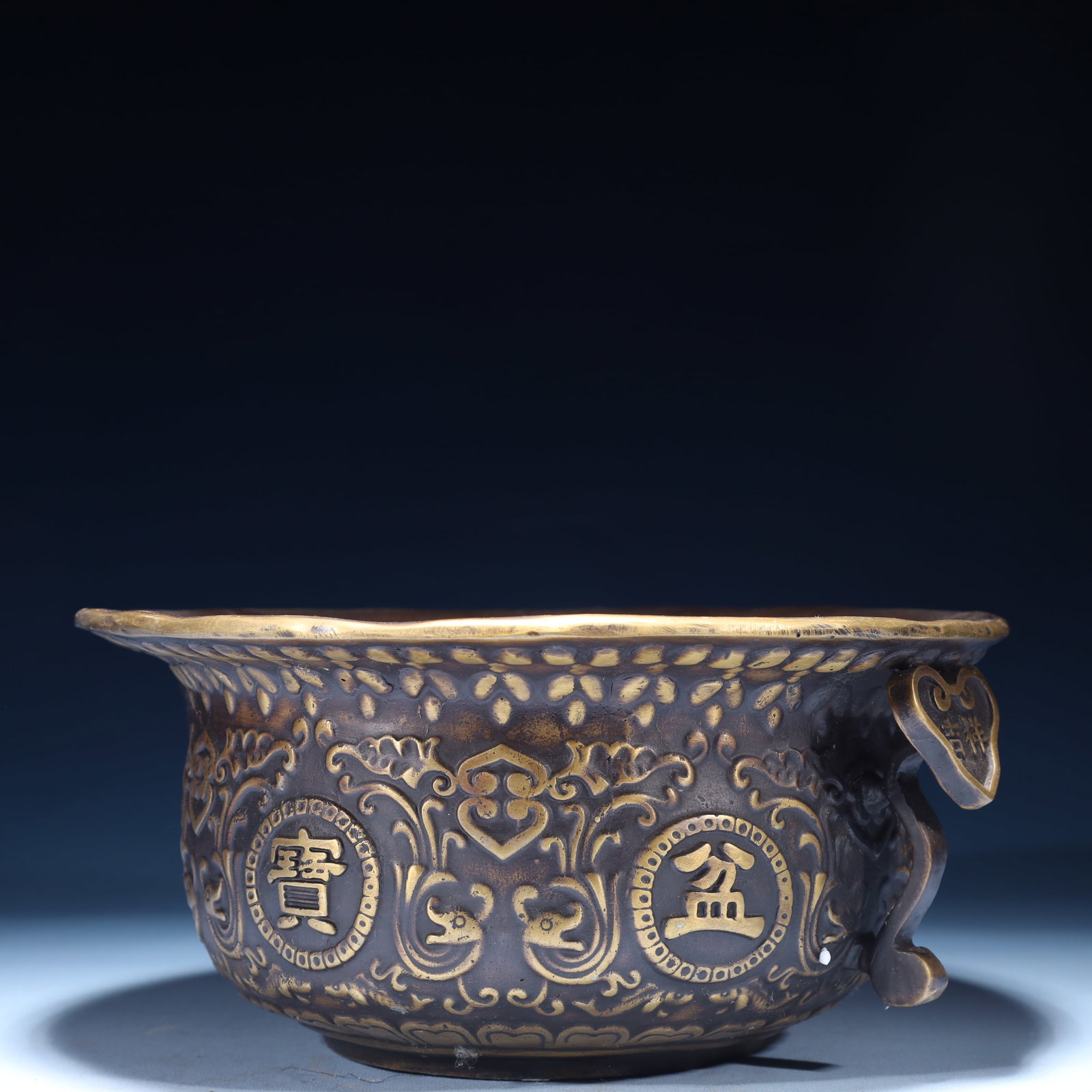 An Exquisite Bronze Lotus Pattern Double-Ears Basin - 8